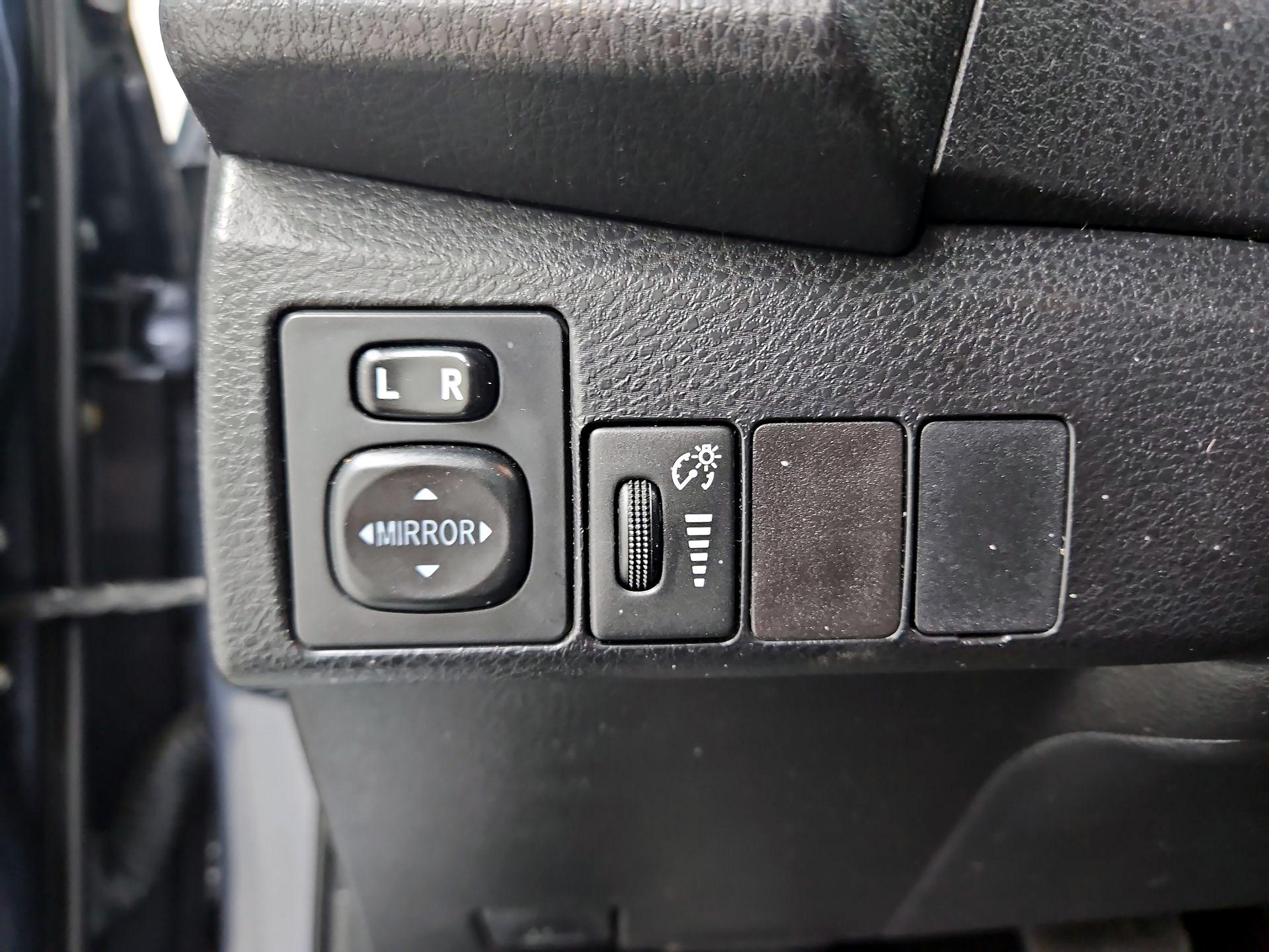 Thumbnail: 2015 Toyota Corolla - 13
