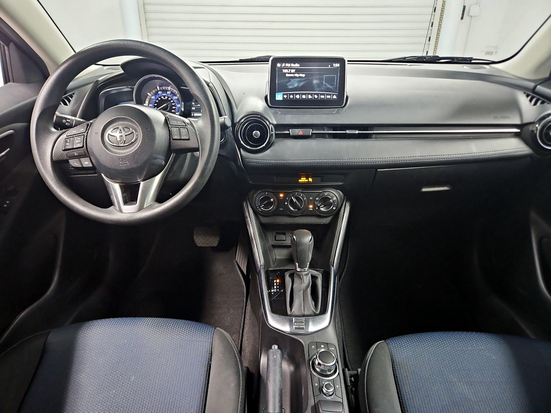 Thumbnail: 2017 Toyota Yaris iA - 9