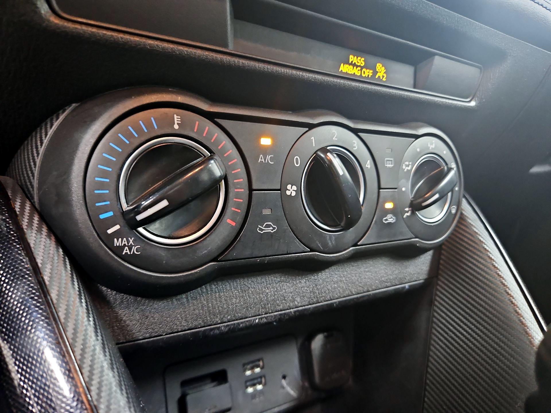 Thumbnail: 2017 Toyota Yaris iA - 16