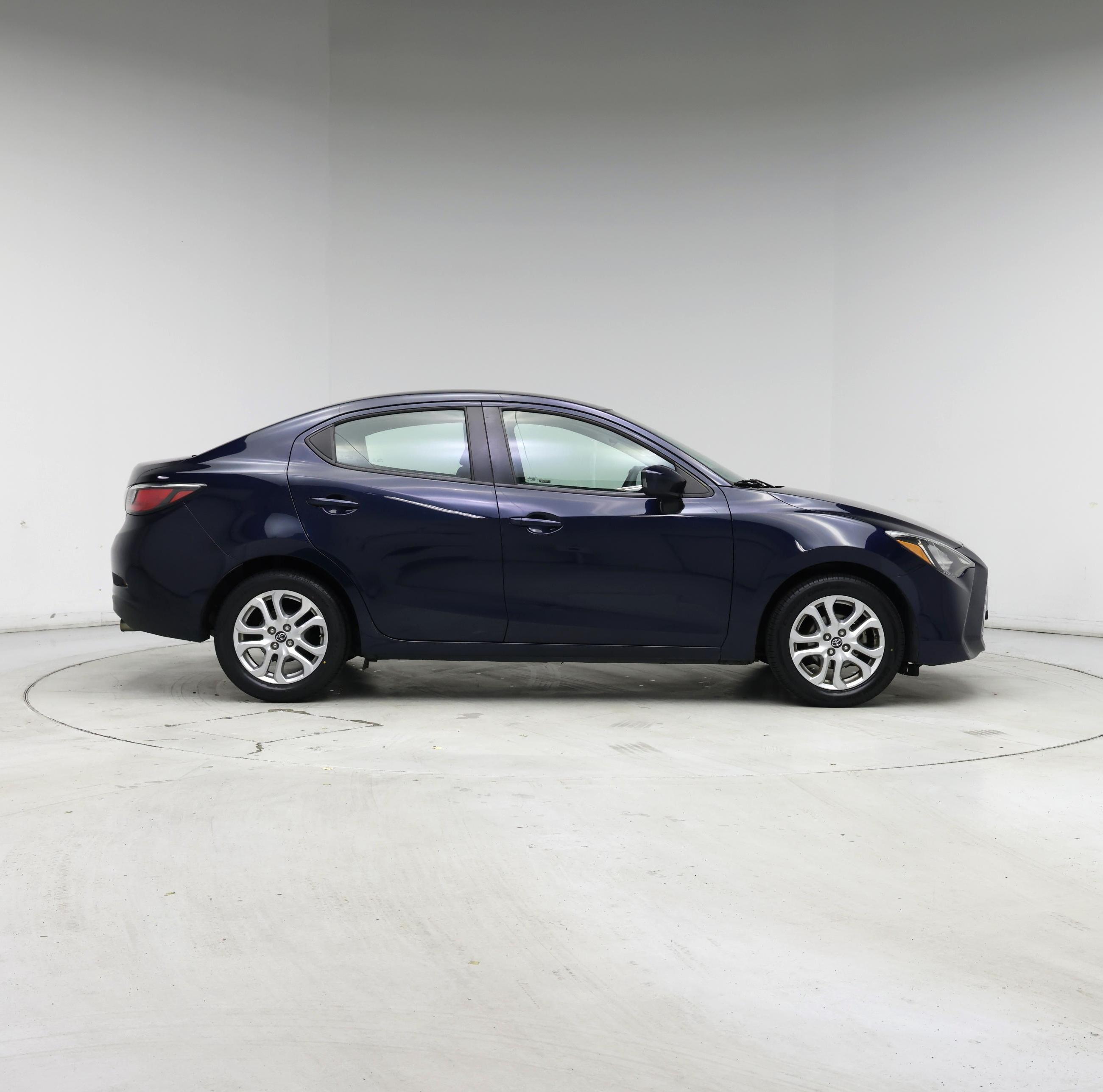 Thumbnail: 2017 Toyota Yaris iA - 7