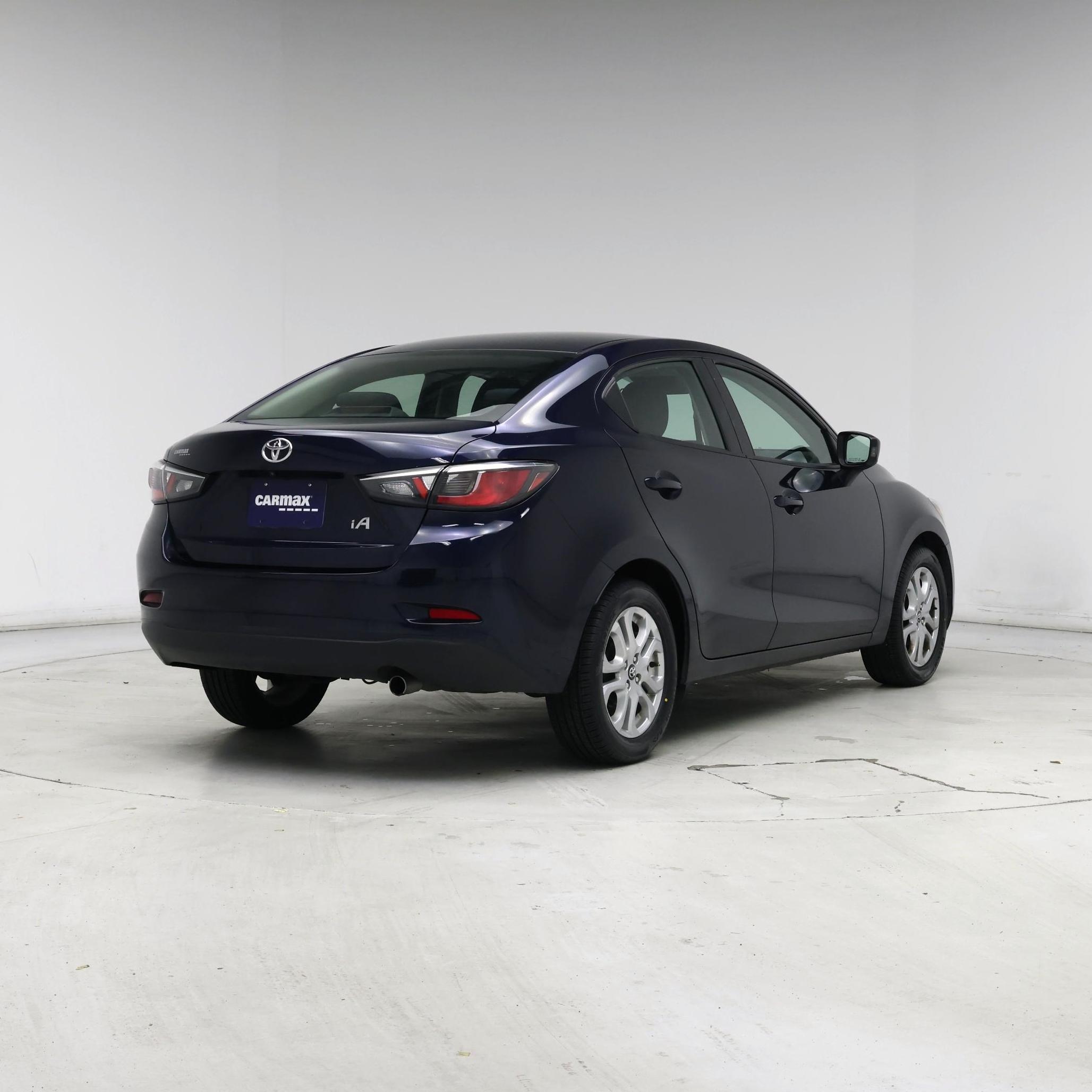 Thumbnail: 2017 Toyota Yaris iA - 8