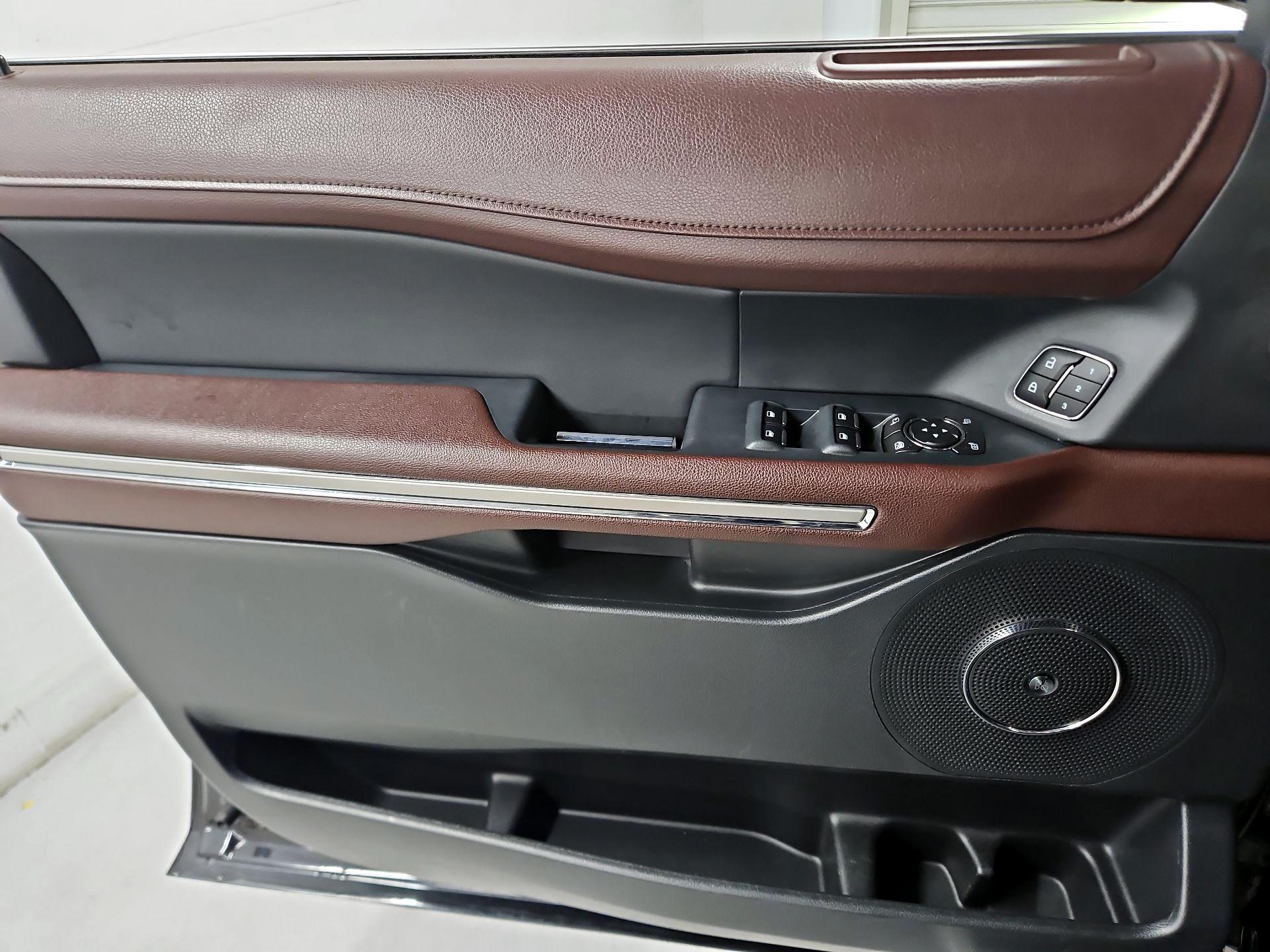 Thumbnail: 2022 Ford Expedition - 12