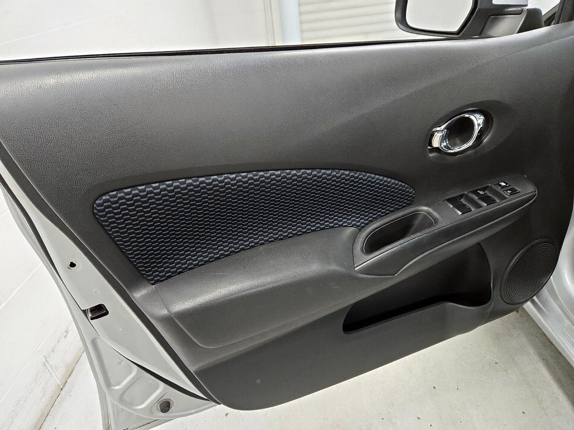 Thumbnail: 2014 Nissan Versa Note - 12