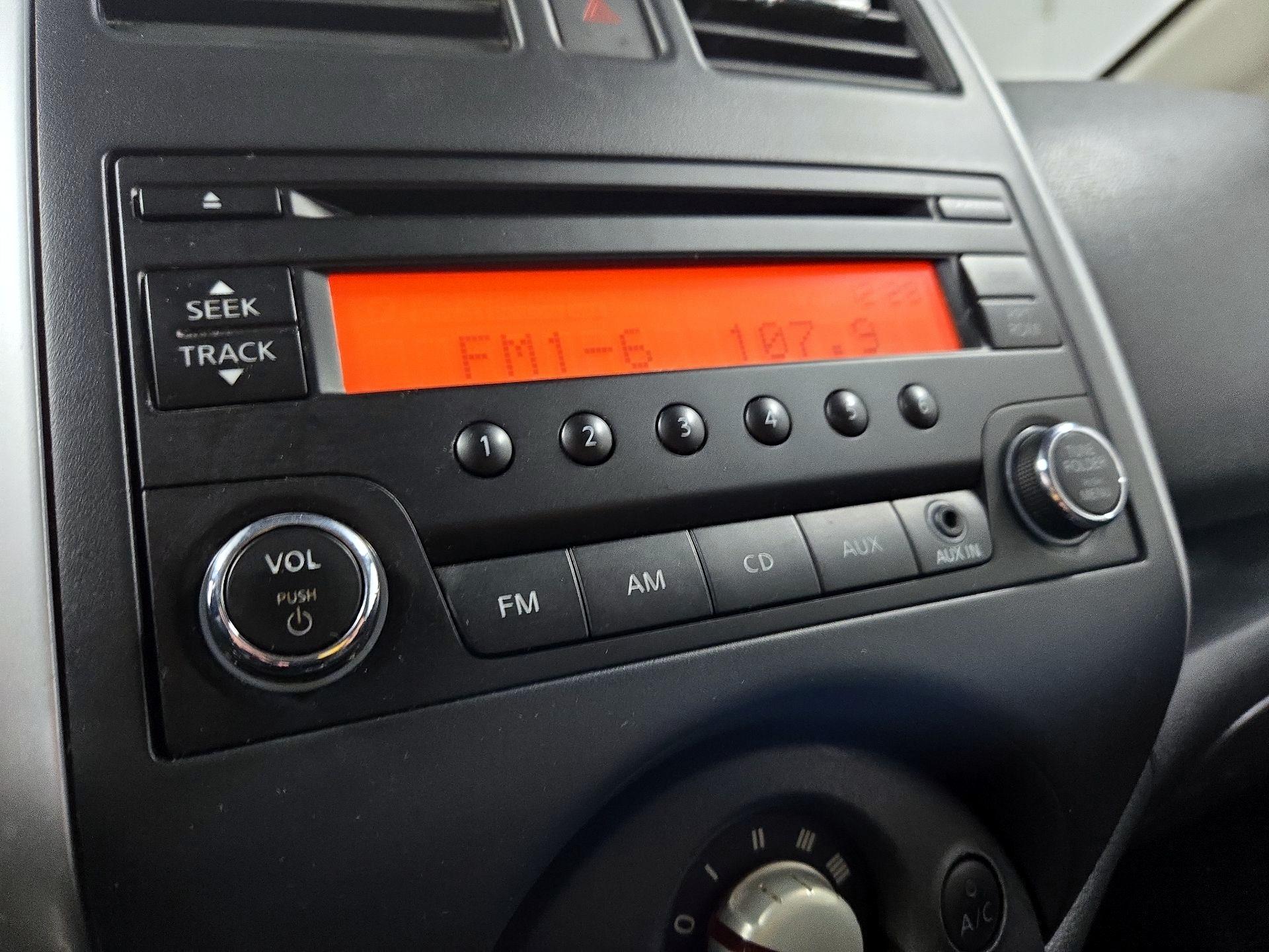 Thumbnail: 2014 Nissan Versa Note - 14