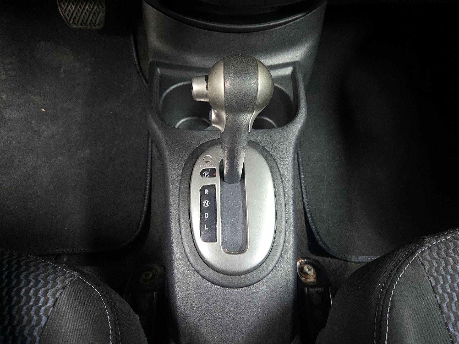 Thumbnail: 2014 Nissan Versa Note - 16