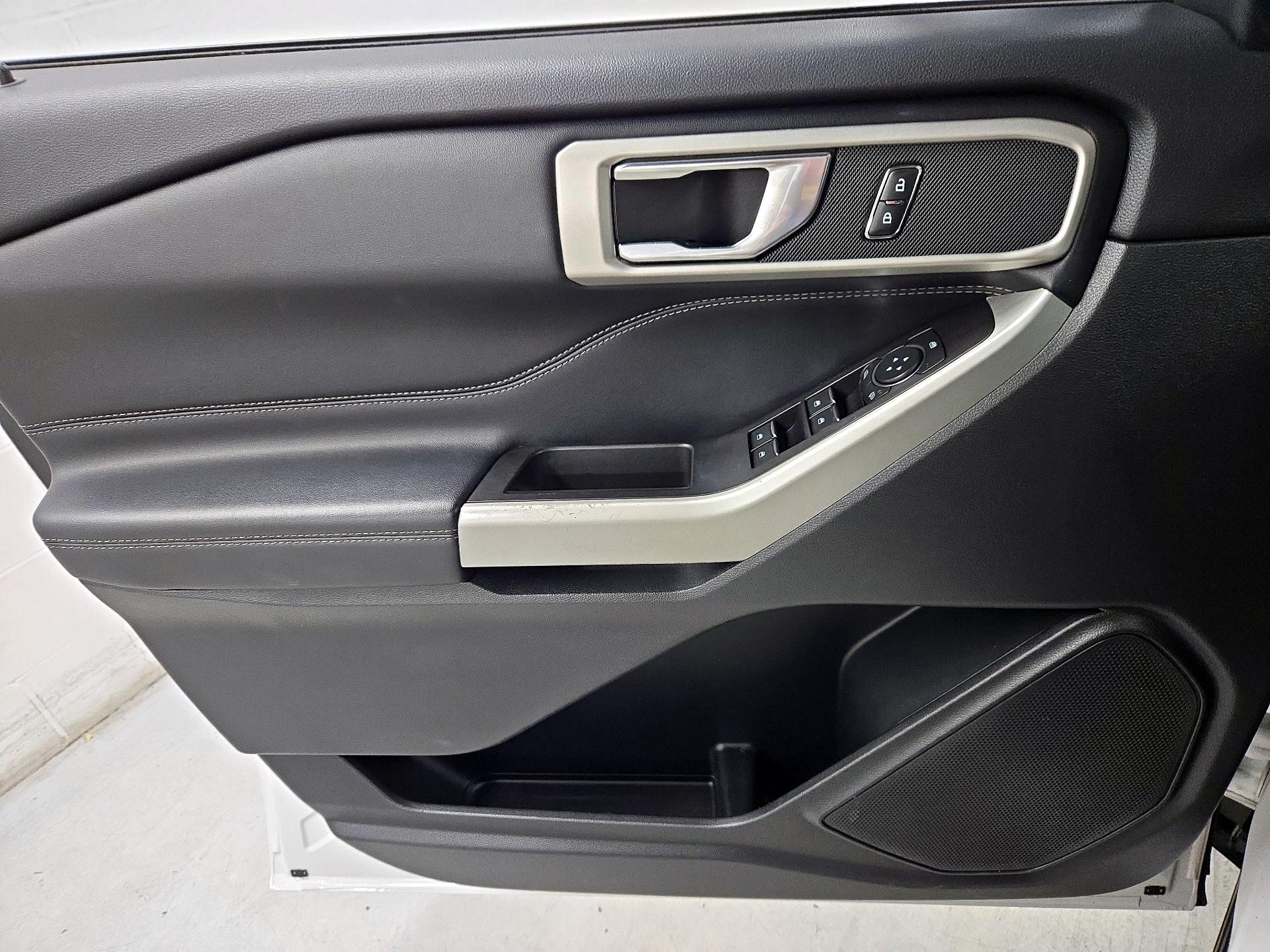 Thumbnail: 2020 Ford Explorer - 12