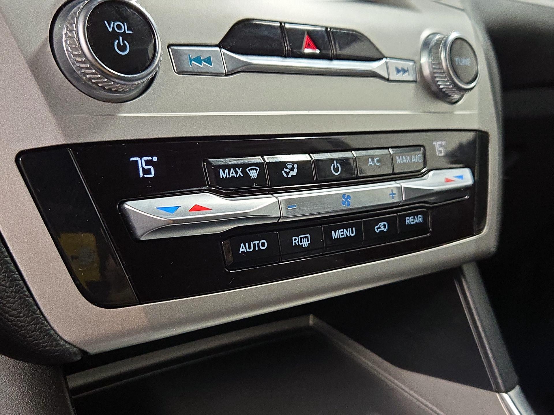 Thumbnail: 2020 Ford Explorer - 17