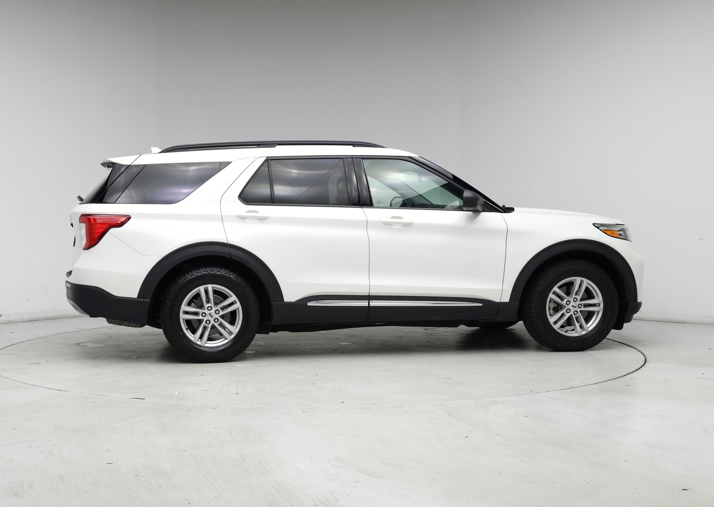Thumbnail: 2020 Ford Explorer - 7