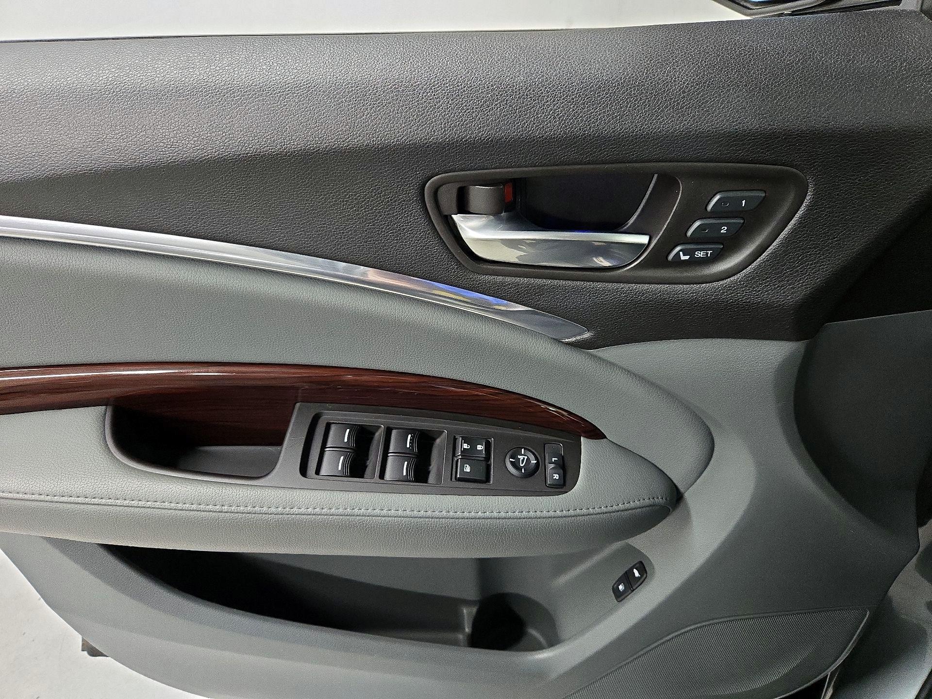 Thumbnail: 2016 Acura MDX - 12