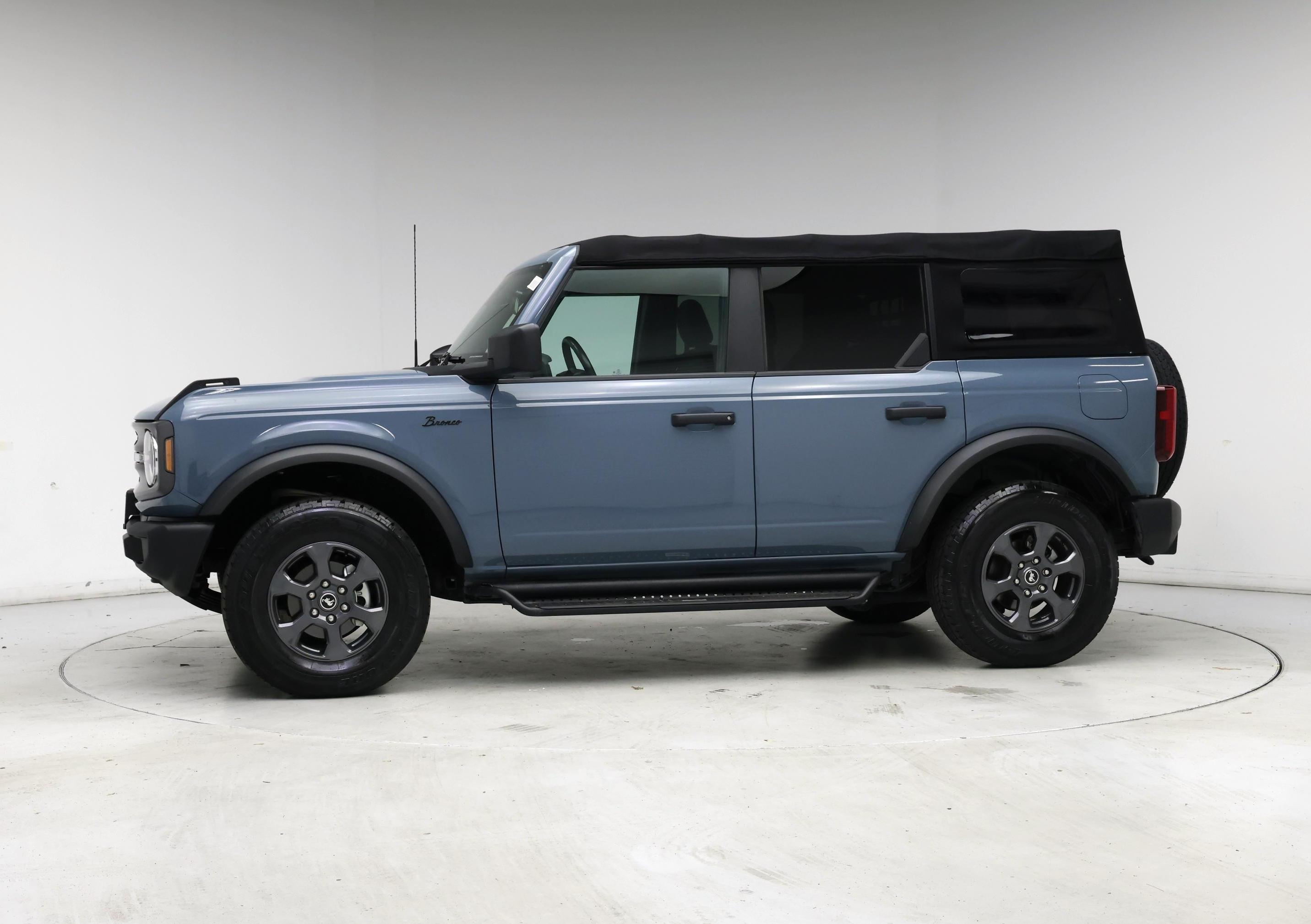 Thumbnail: 2021 Ford Bronco - 3