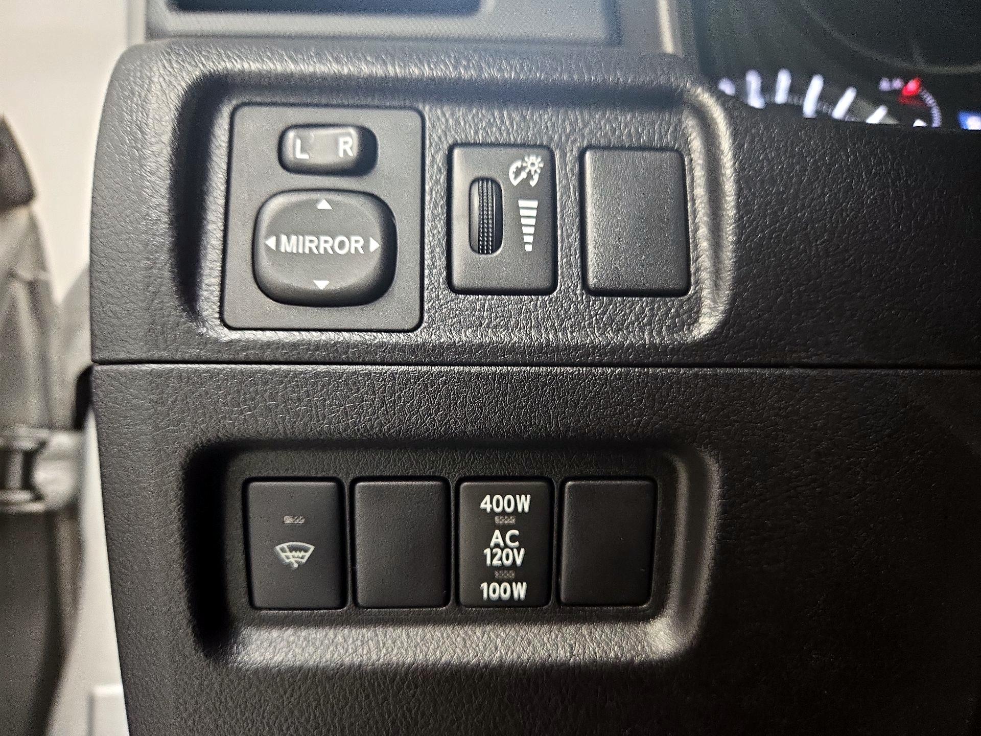 Thumbnail: 2016 Toyota 4Runner - 13