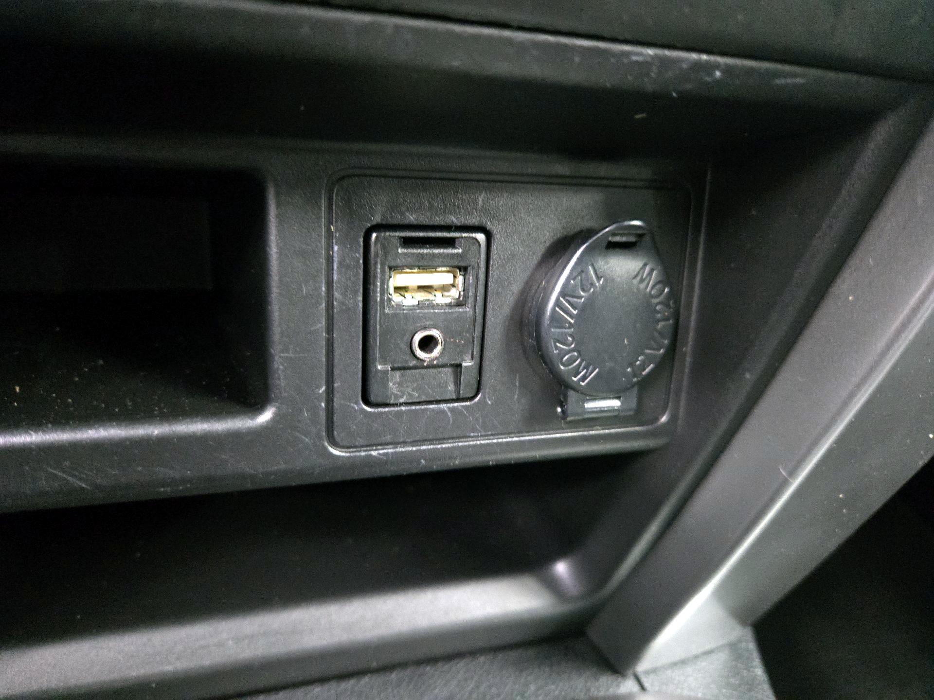 Thumbnail: 2016 Toyota 4Runner - 19