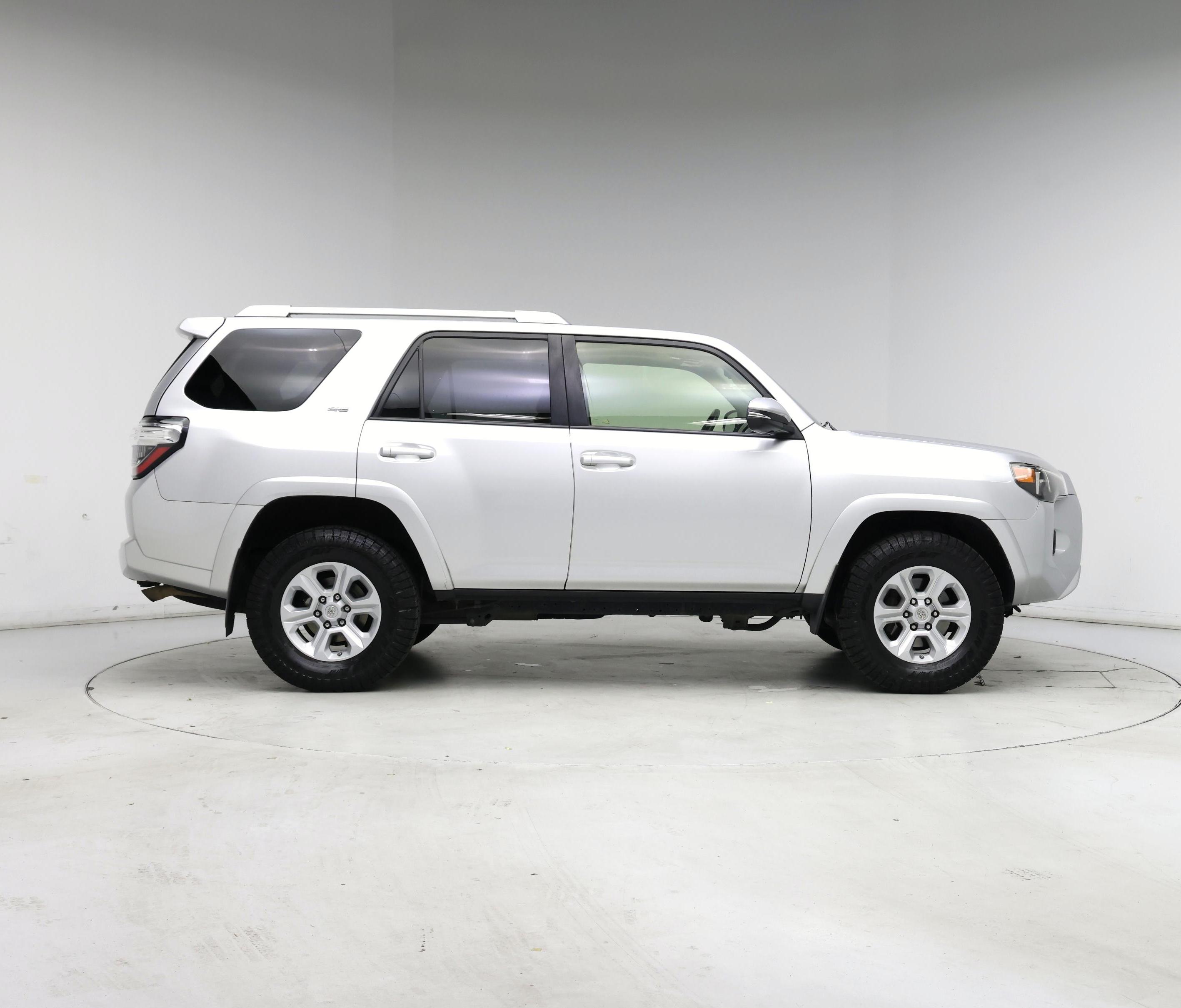 Thumbnail: 2016 Toyota 4Runner - 7