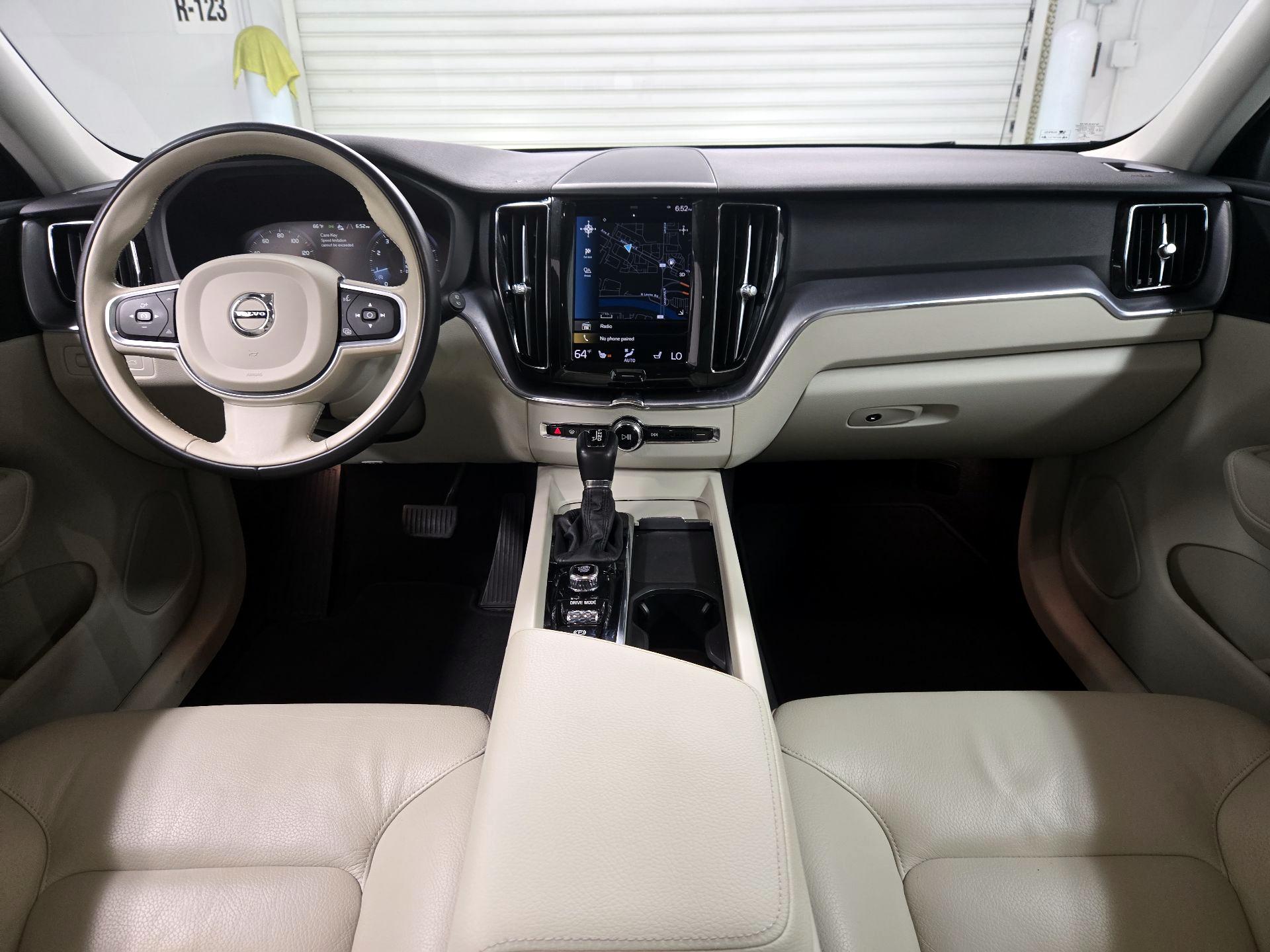 Thumbnail: 2021 Volvo XC60 - 9