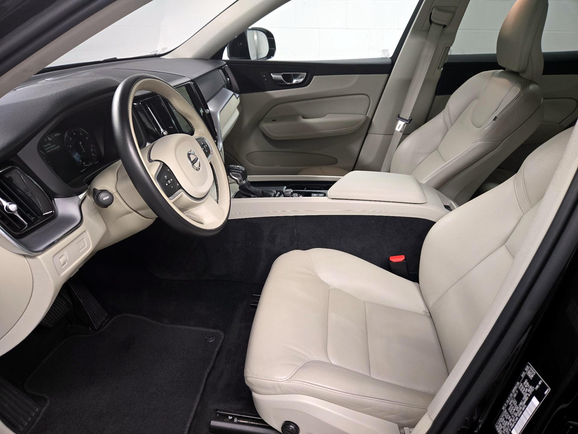 Thumbnail: 2021 Volvo XC60 - 11