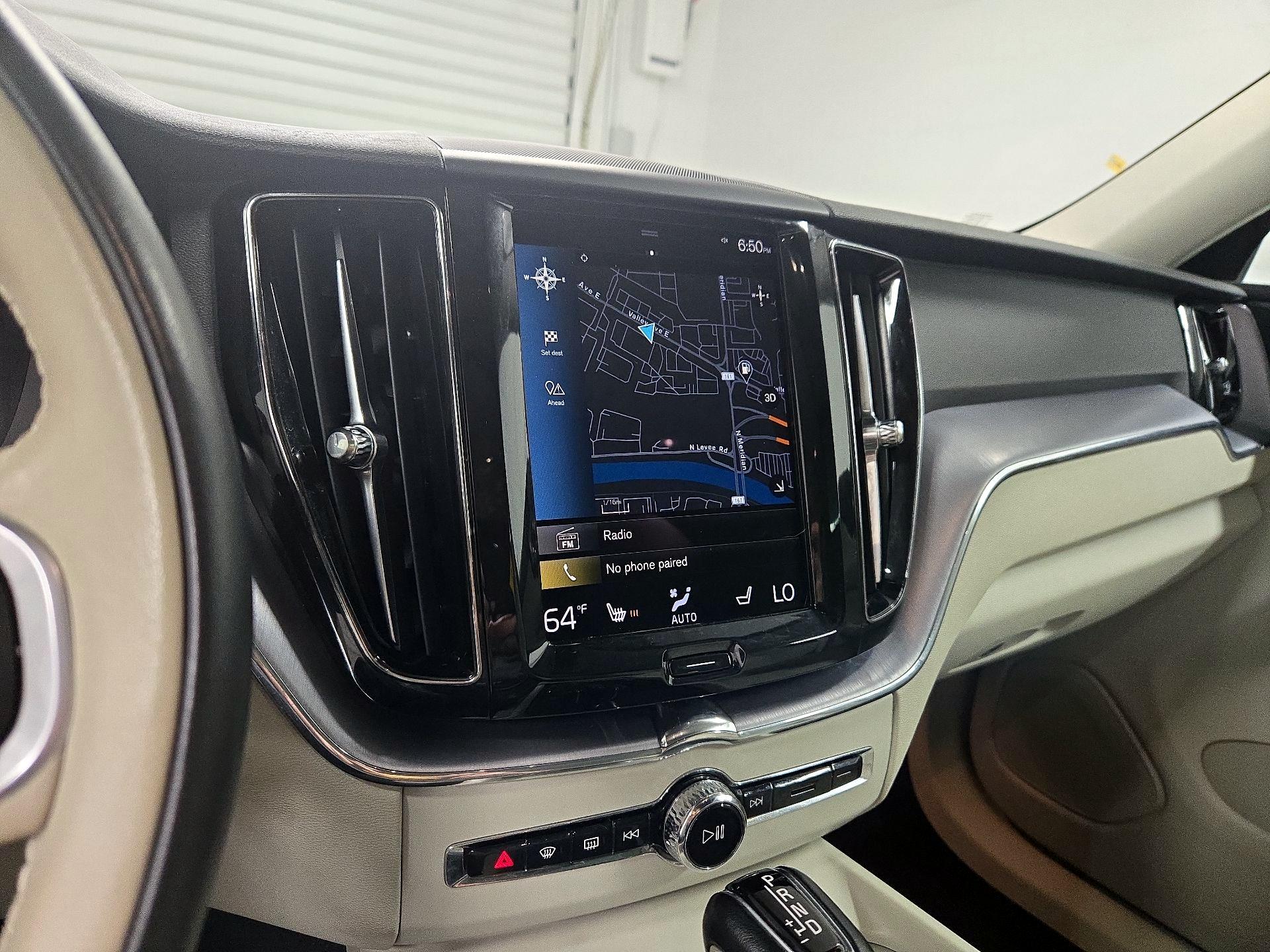 Thumbnail: 2021 Volvo XC60 - 14