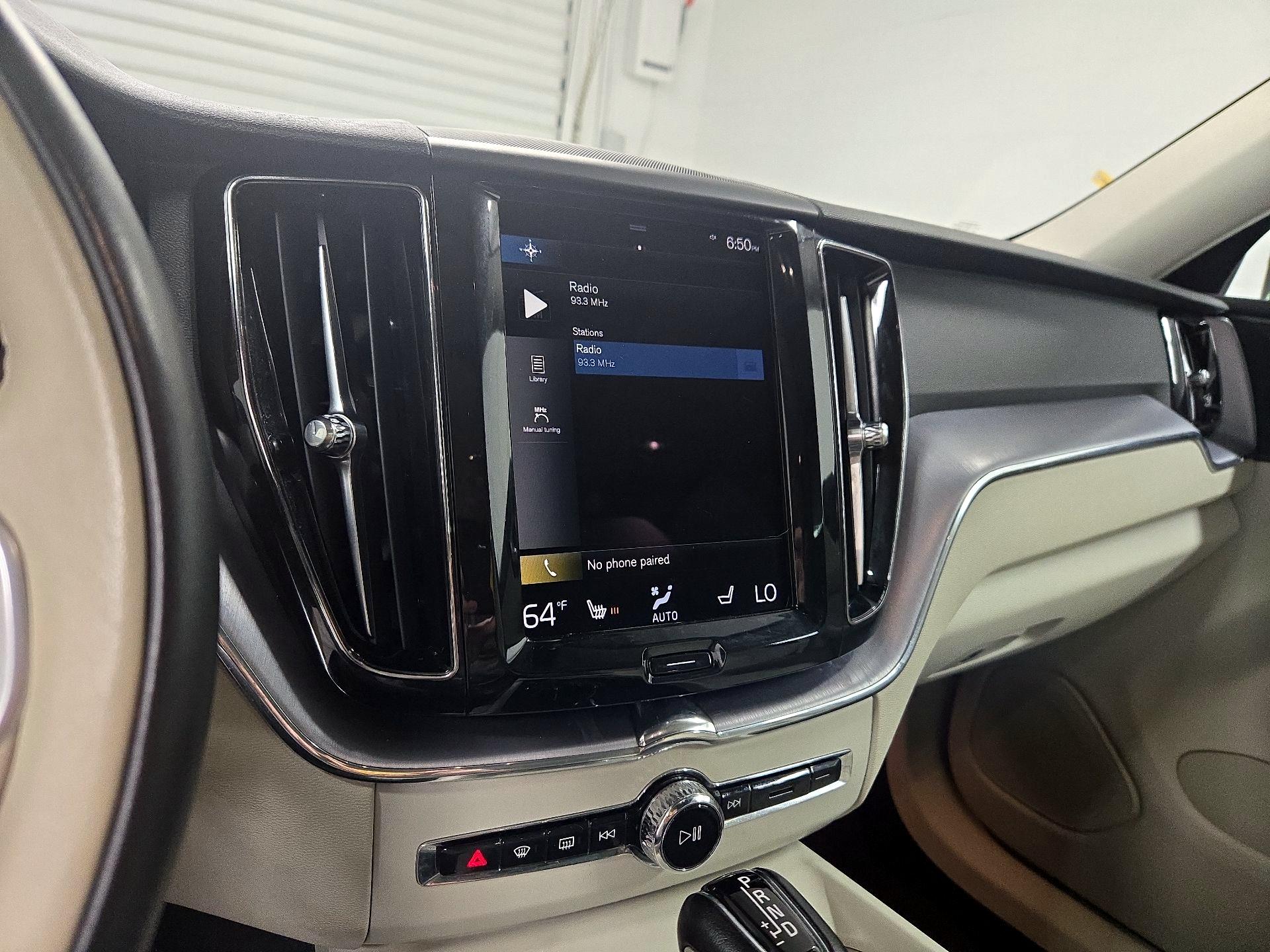 Thumbnail: 2021 Volvo XC60 - 16