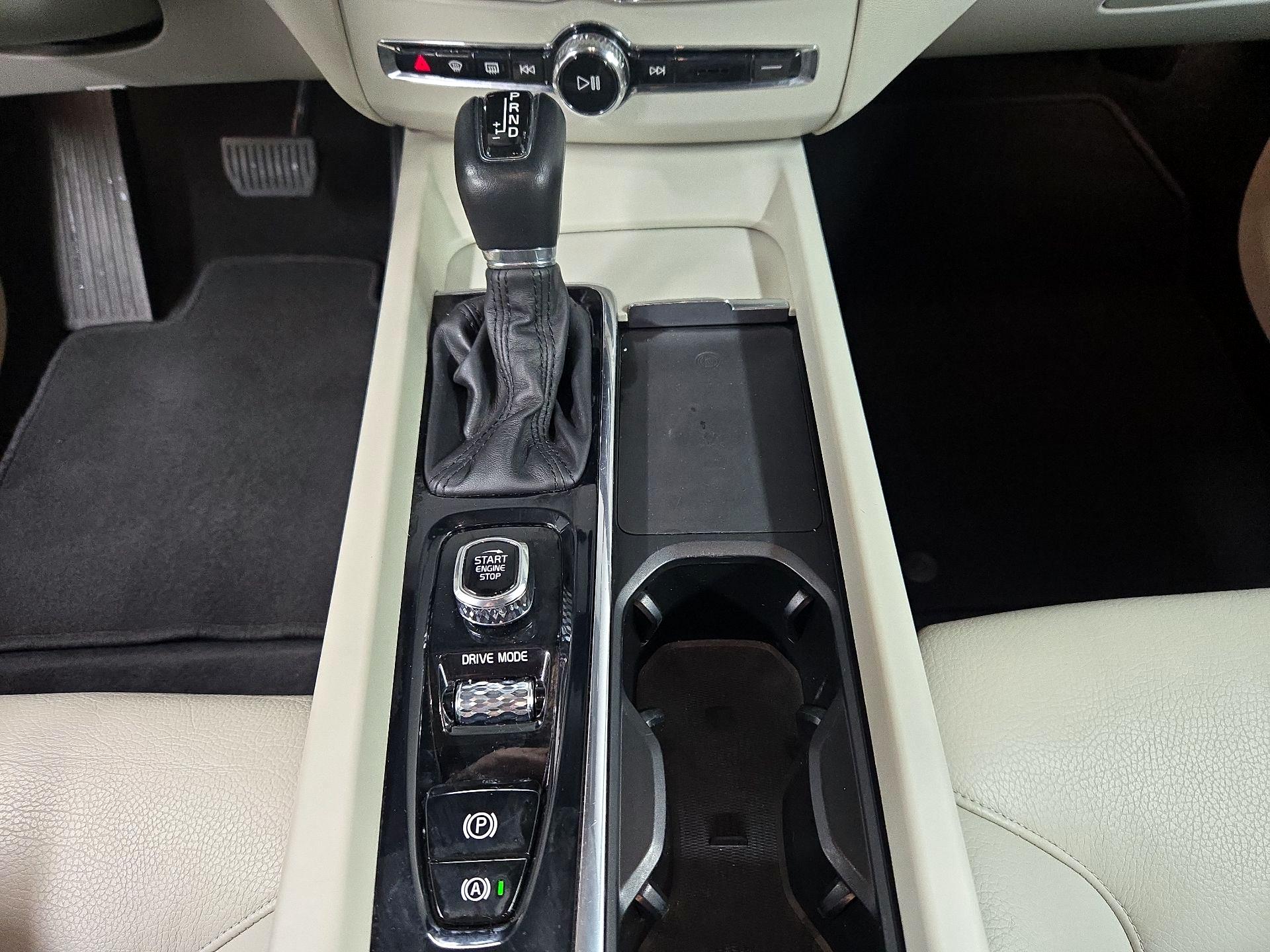 Thumbnail: 2021 Volvo XC60 - 18