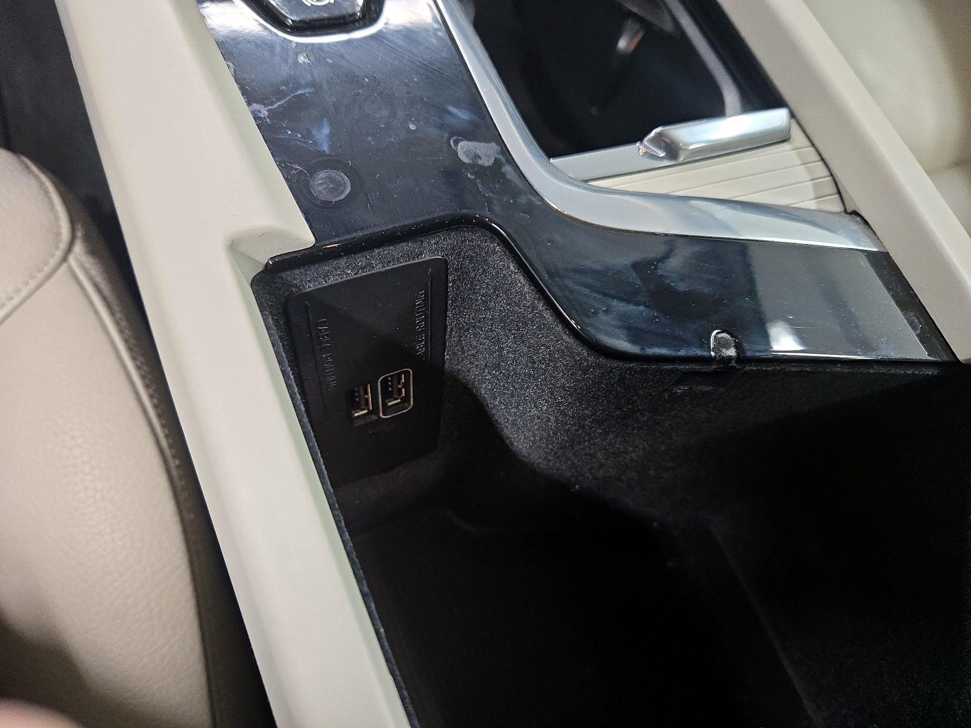 Thumbnail: 2021 Volvo XC60 - 19