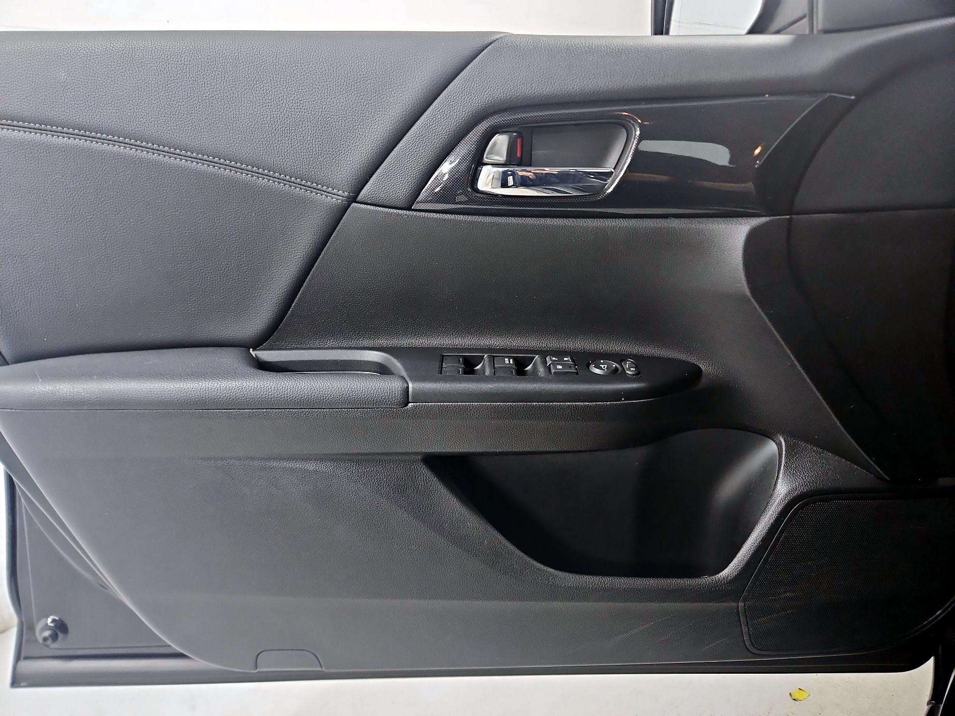 Thumbnail: 2015 Honda Accord - 12