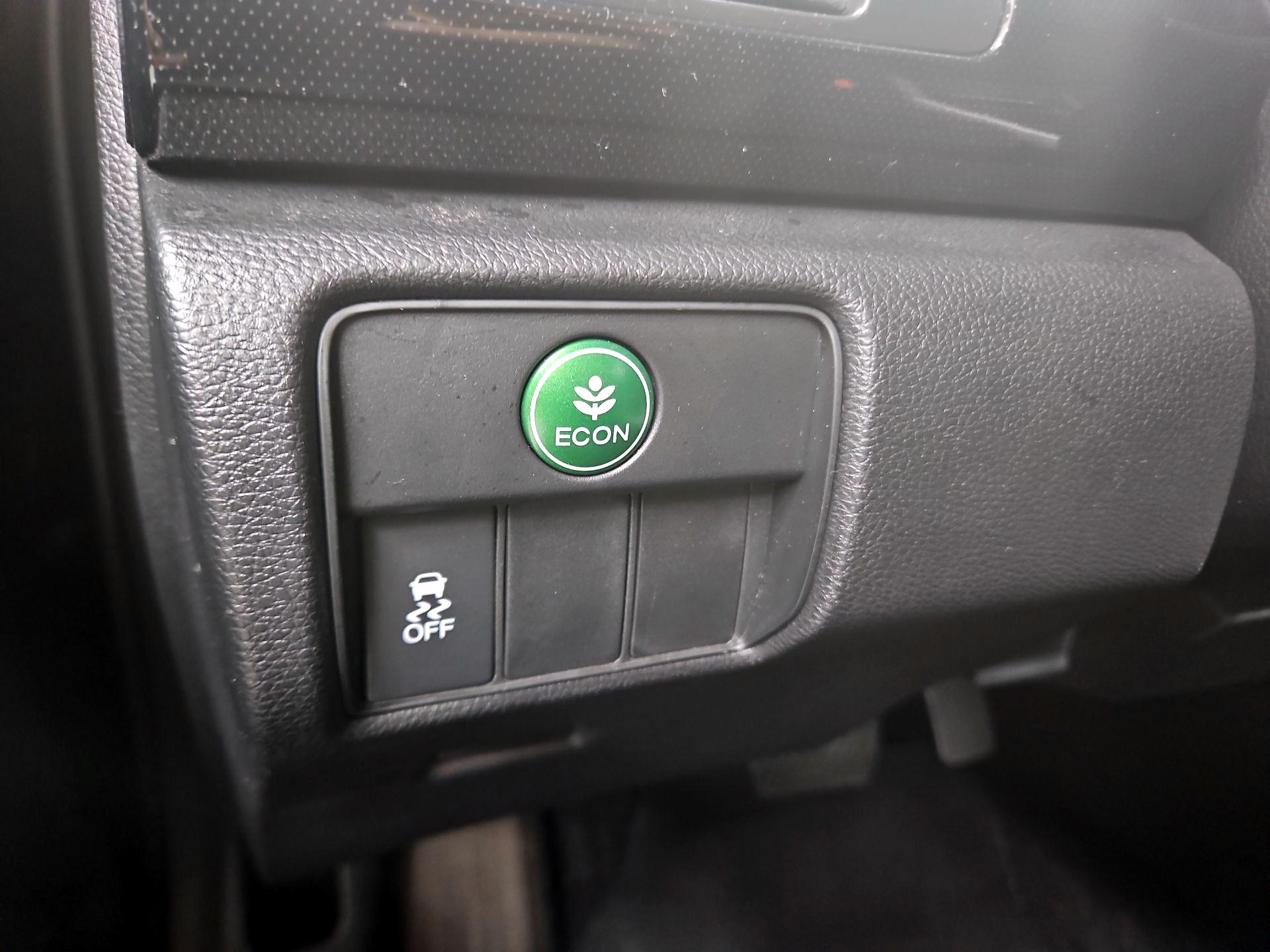 Thumbnail: 2015 Honda Accord - 13