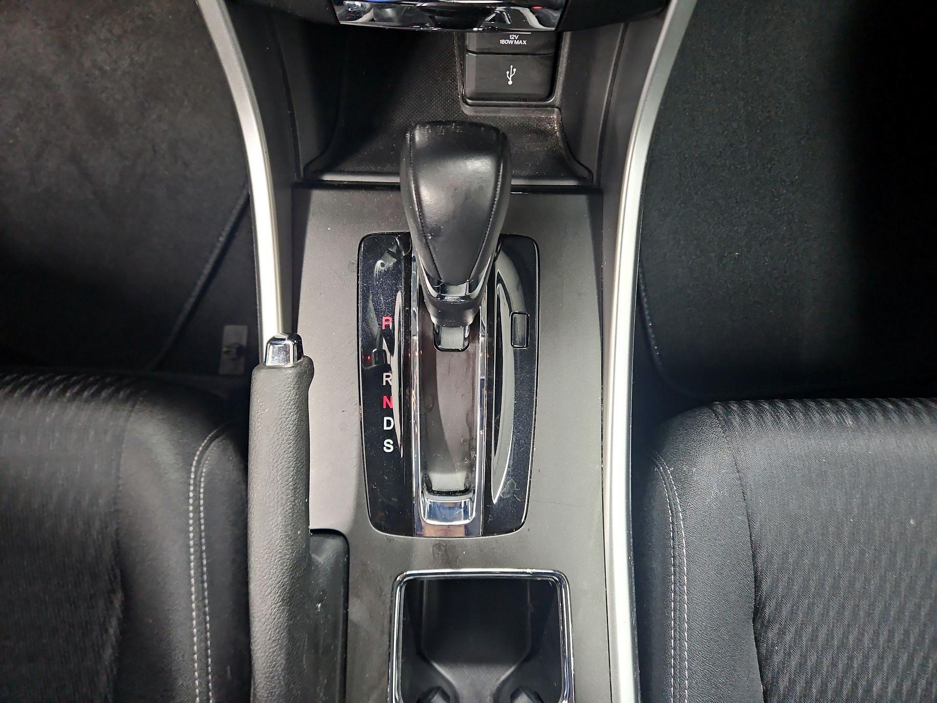 Thumbnail: 2015 Honda Accord - 17