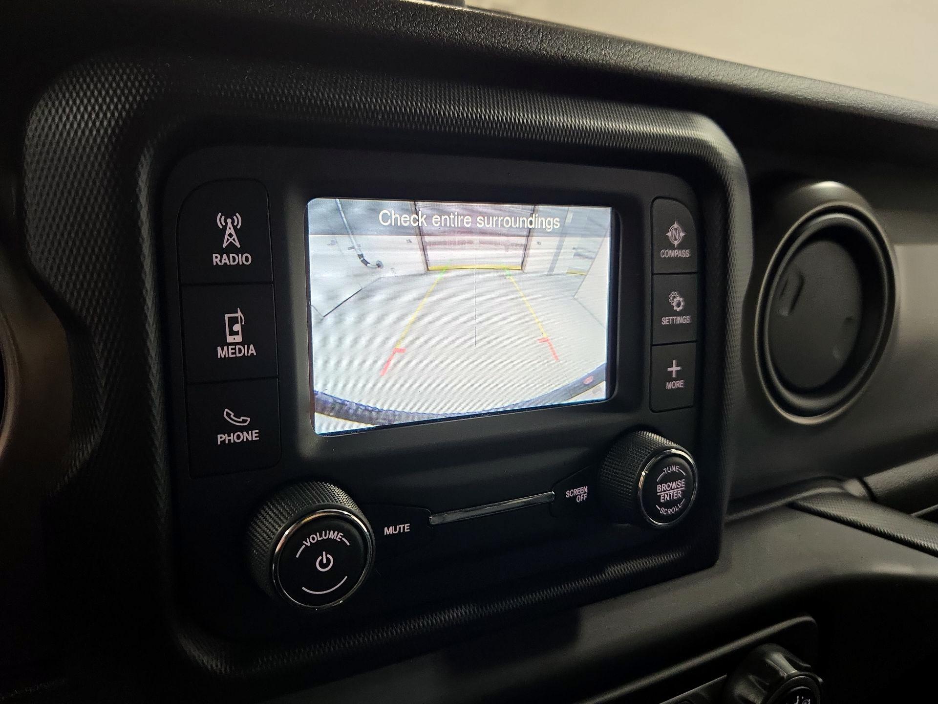 Thumbnail: 2018 Jeep Wrangler - 14