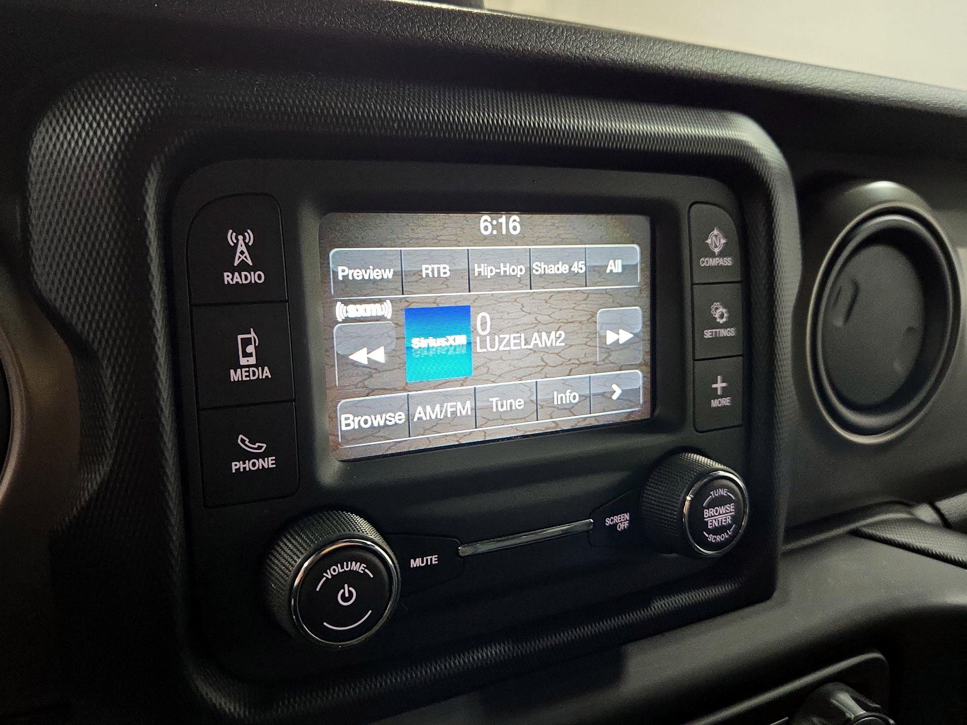 Thumbnail: 2018 Jeep Wrangler - 15