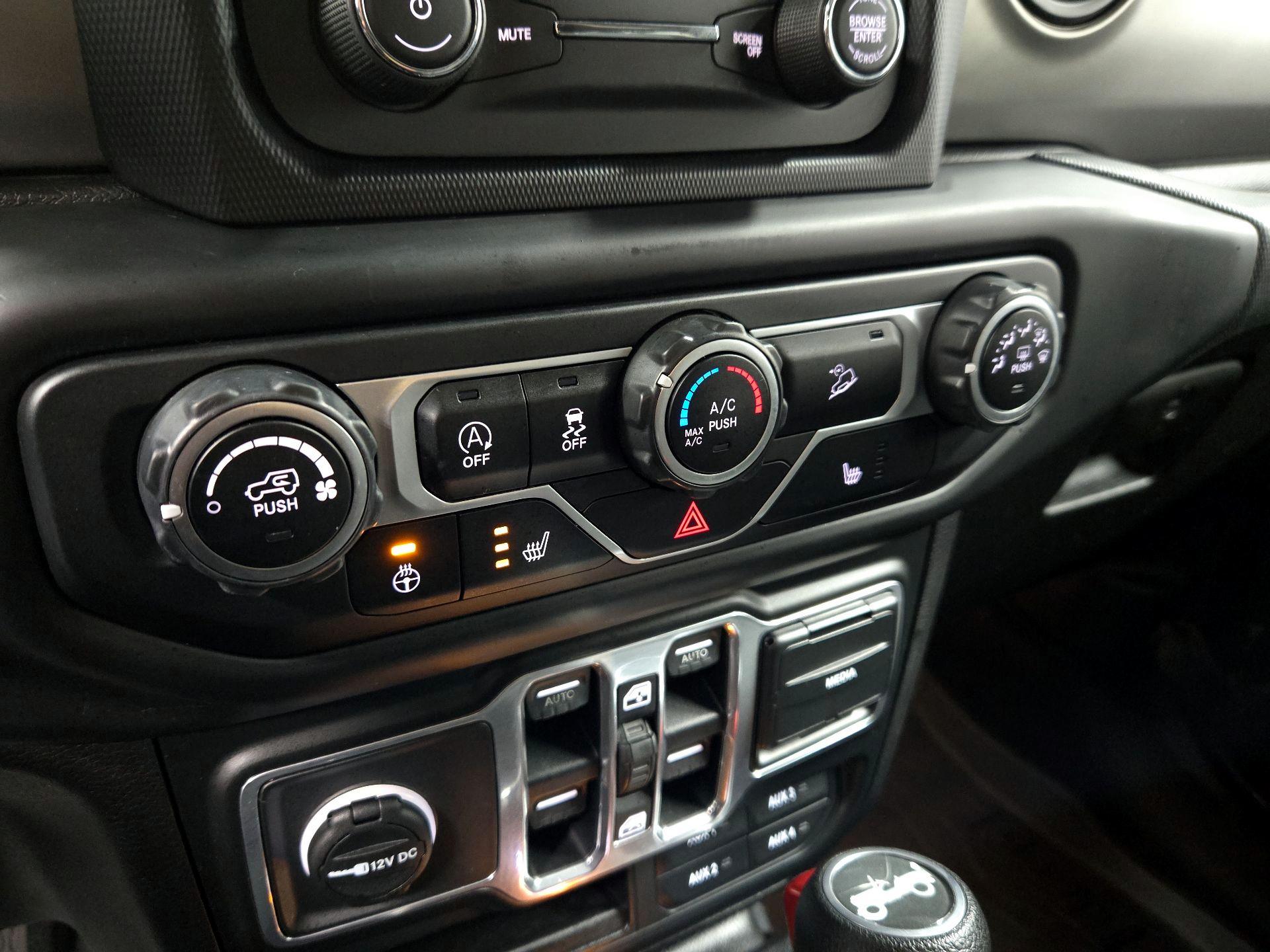 Thumbnail: 2018 Jeep Wrangler - 16