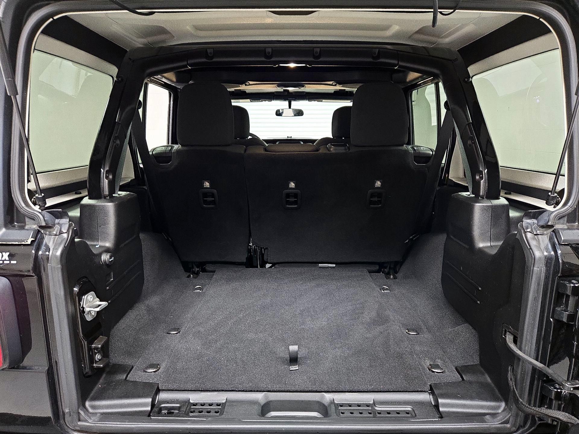 Thumbnail: 2018 Jeep Wrangler - 20