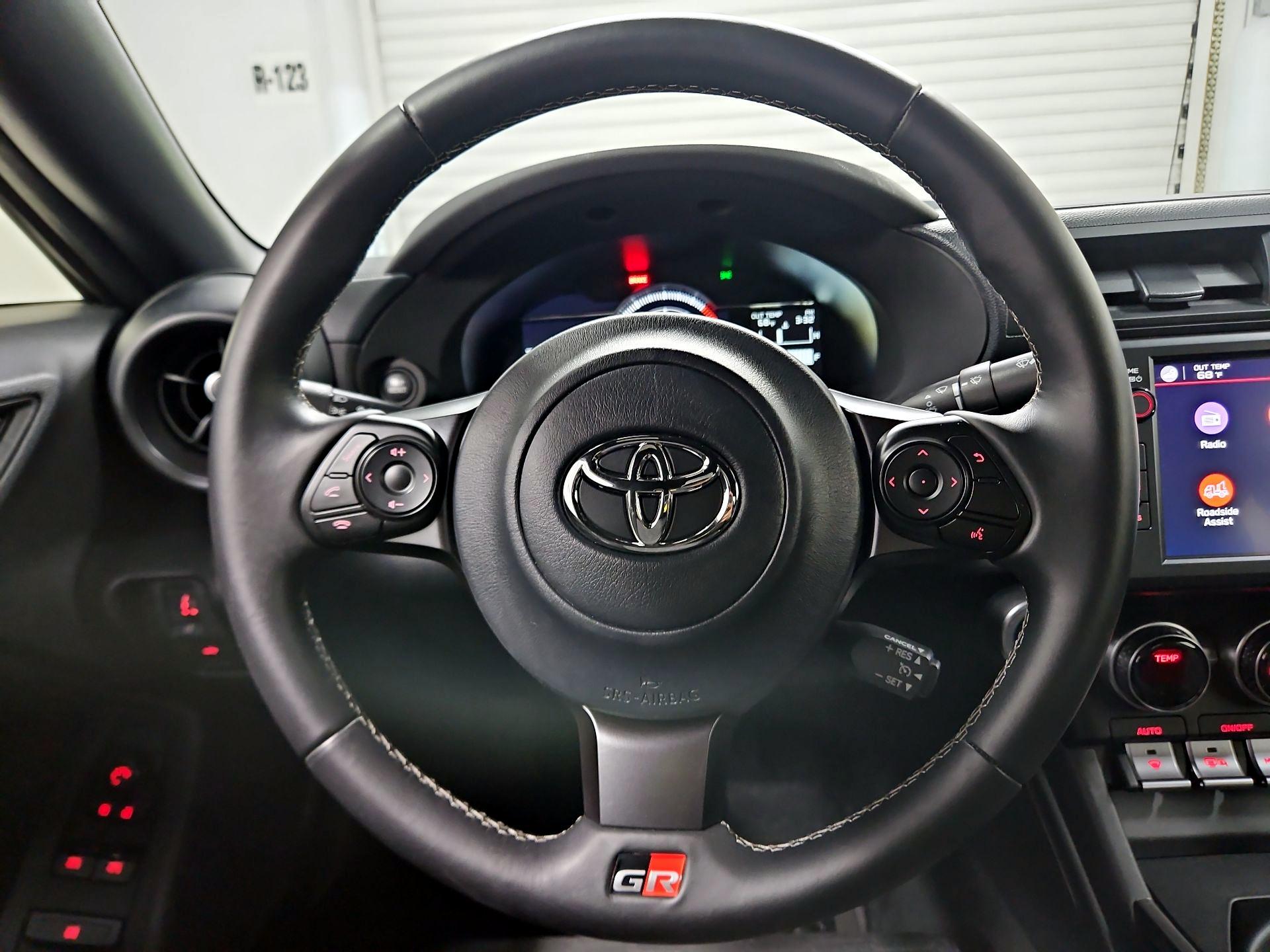 Thumbnail: 2023 Toyota GR86 - 10