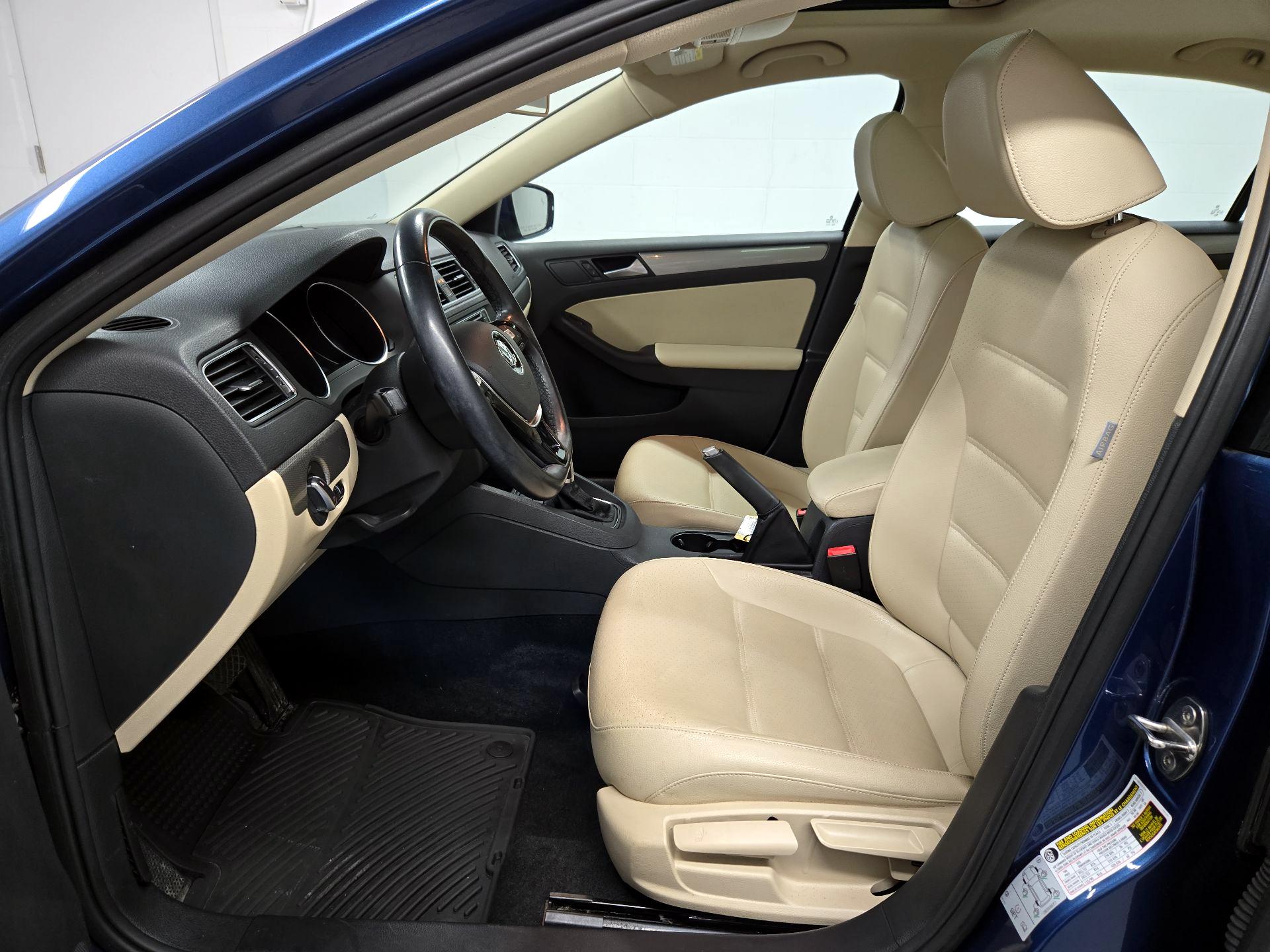 Thumbnail: 2018 Volkswagen Jetta - 11