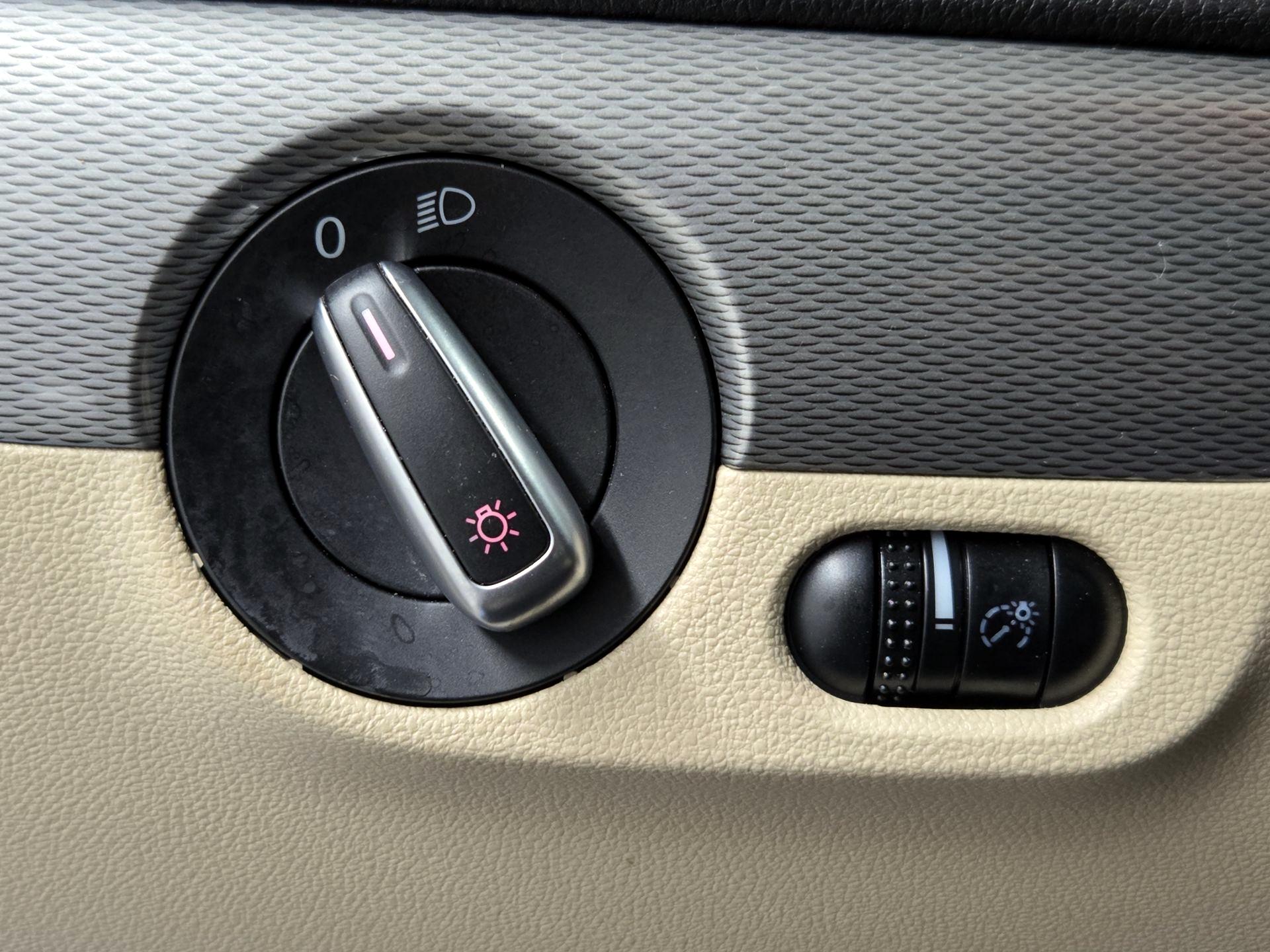 Thumbnail: 2018 Volkswagen Jetta - 13