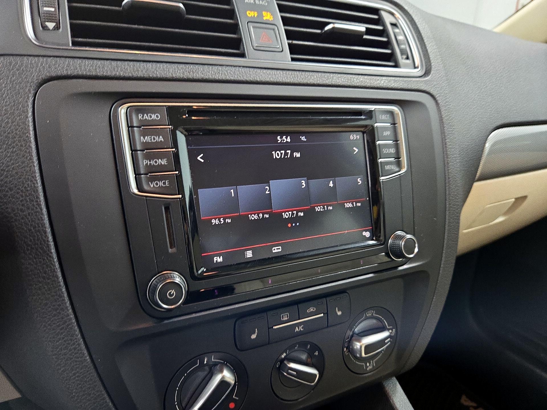 Thumbnail: 2018 Volkswagen Jetta - 15