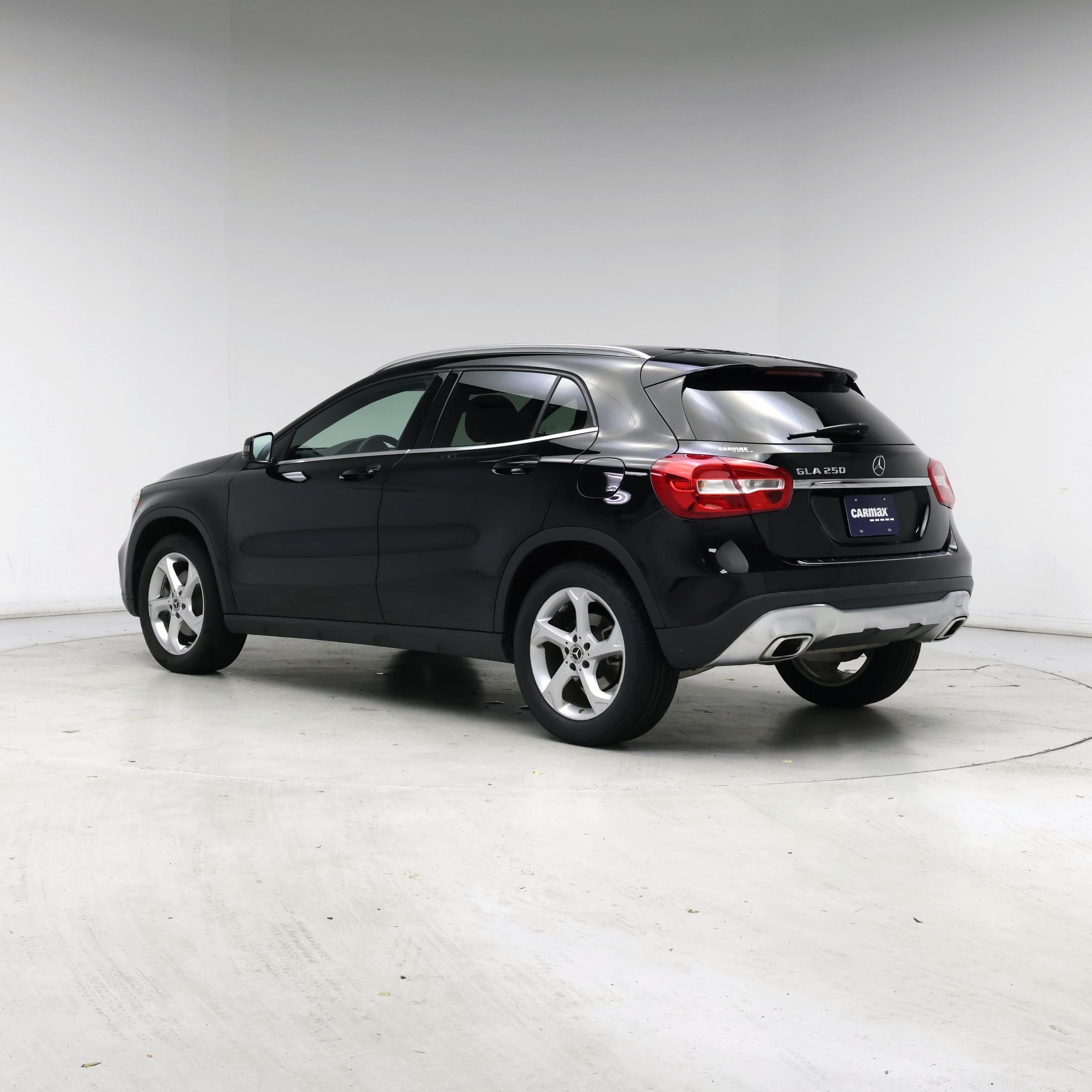 Thumbnail: 2018 Mercedes-Benz GLA - 2