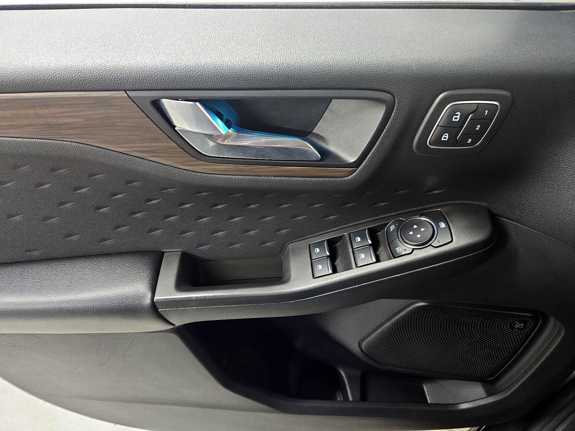 Thumbnail: 2020 Ford Escape - 12