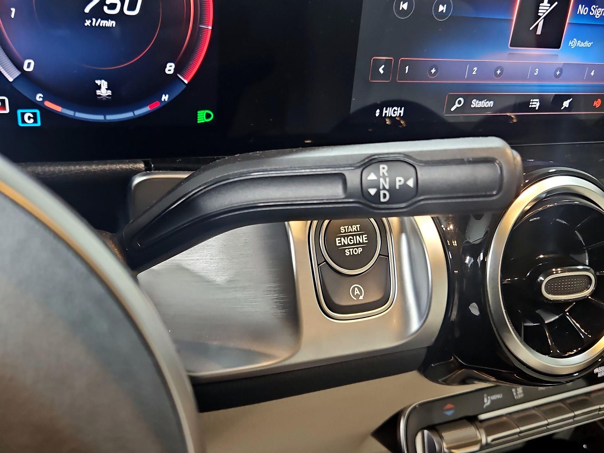 Thumbnail: 2022 Mercedes-Benz GLB - 17