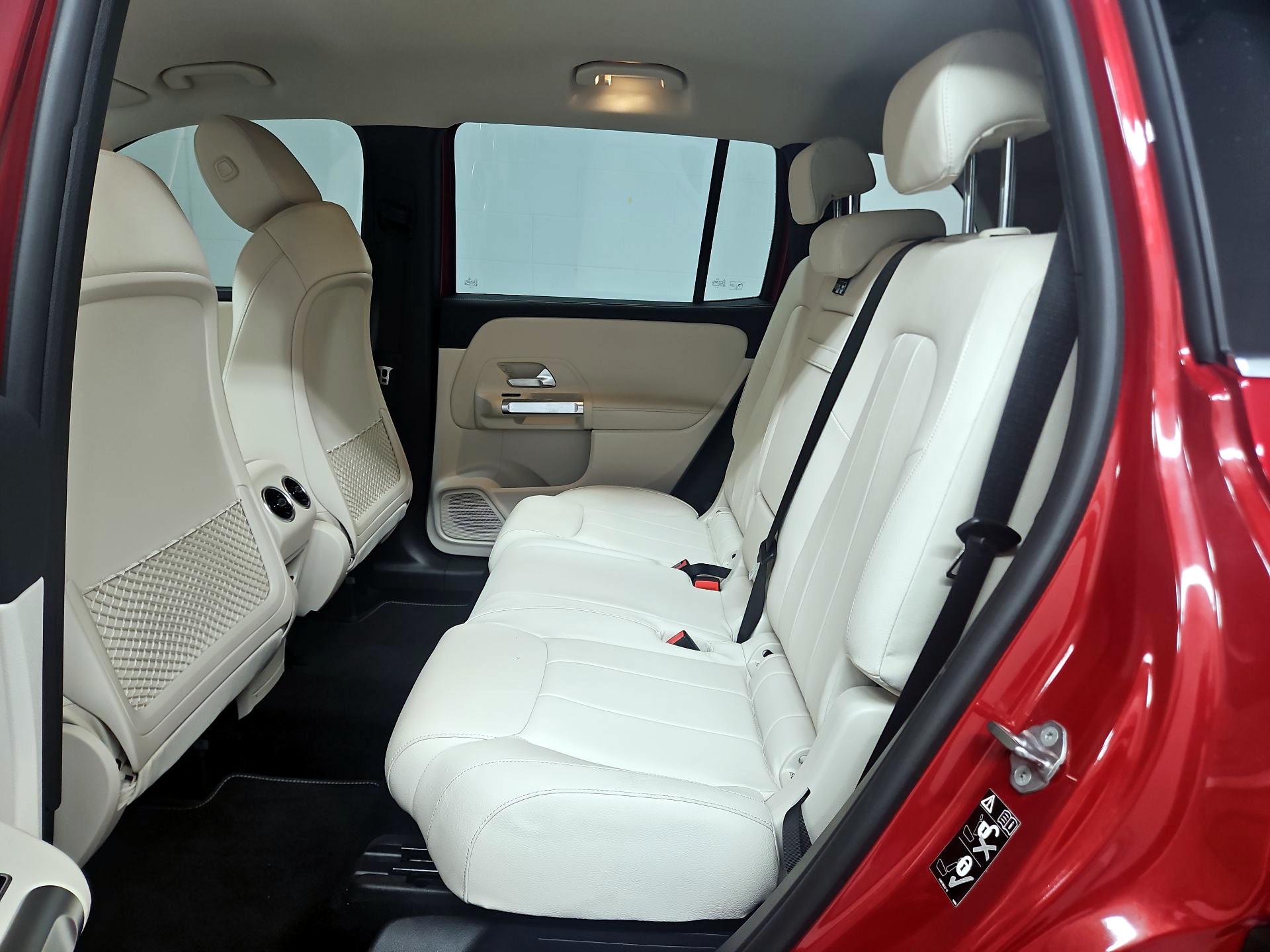 Thumbnail: 2022 Mercedes-Benz GLB - 19