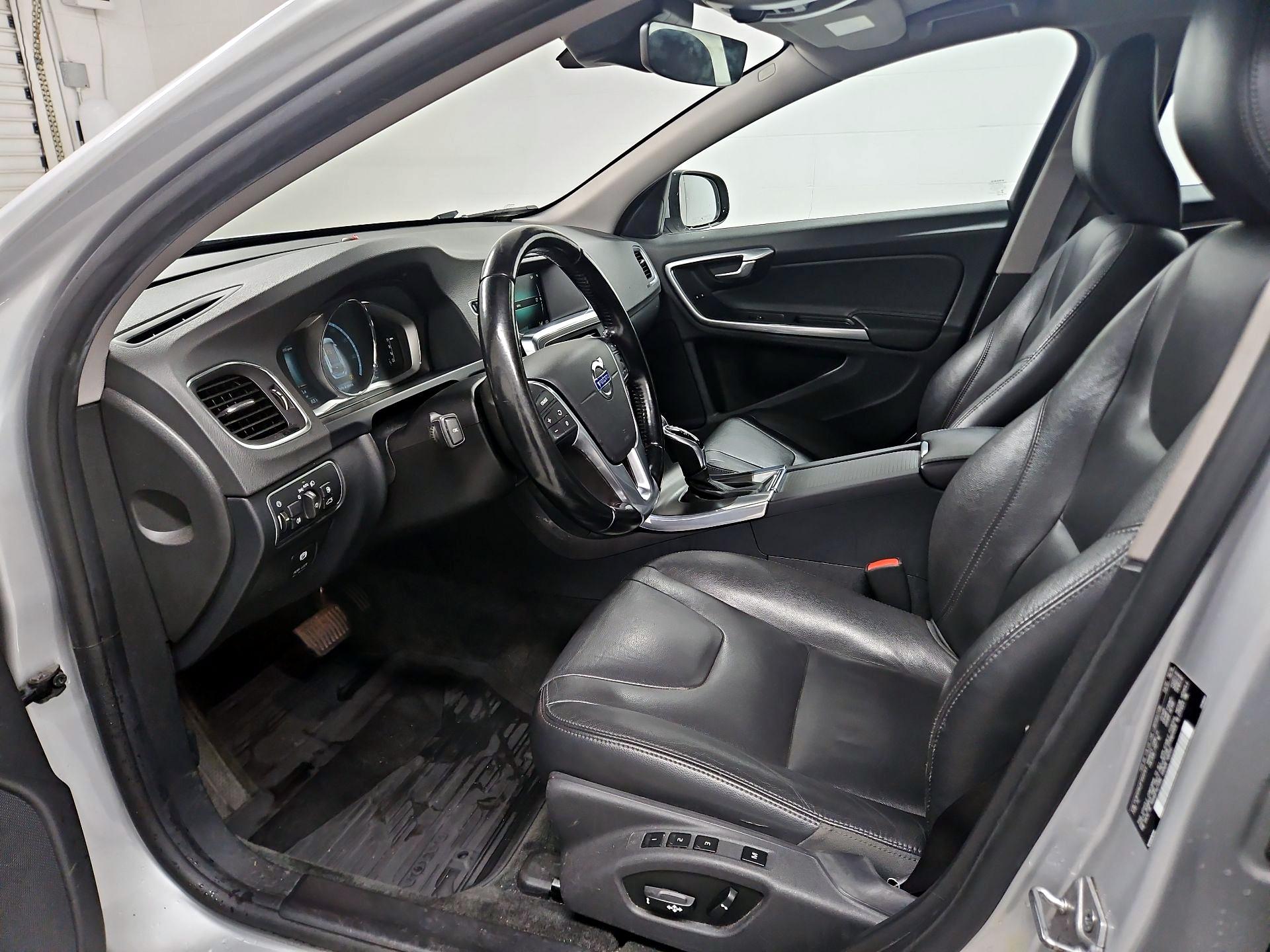 Thumbnail: 2015 Volvo V60 - 11