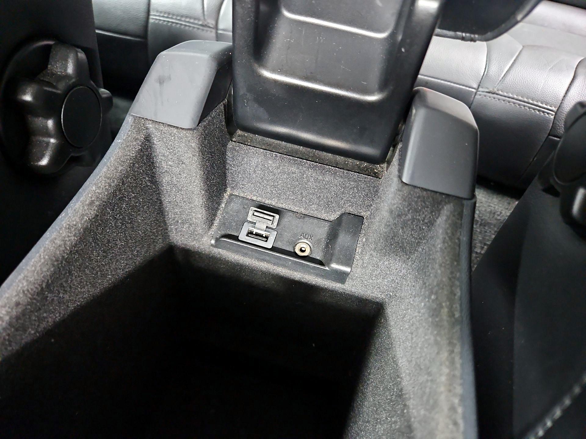 Thumbnail: 2015 Volvo V60 - 17