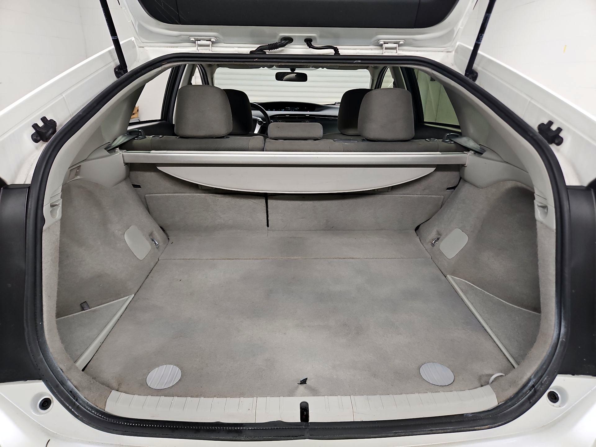 Thumbnail: 2015 Toyota Prius - 20