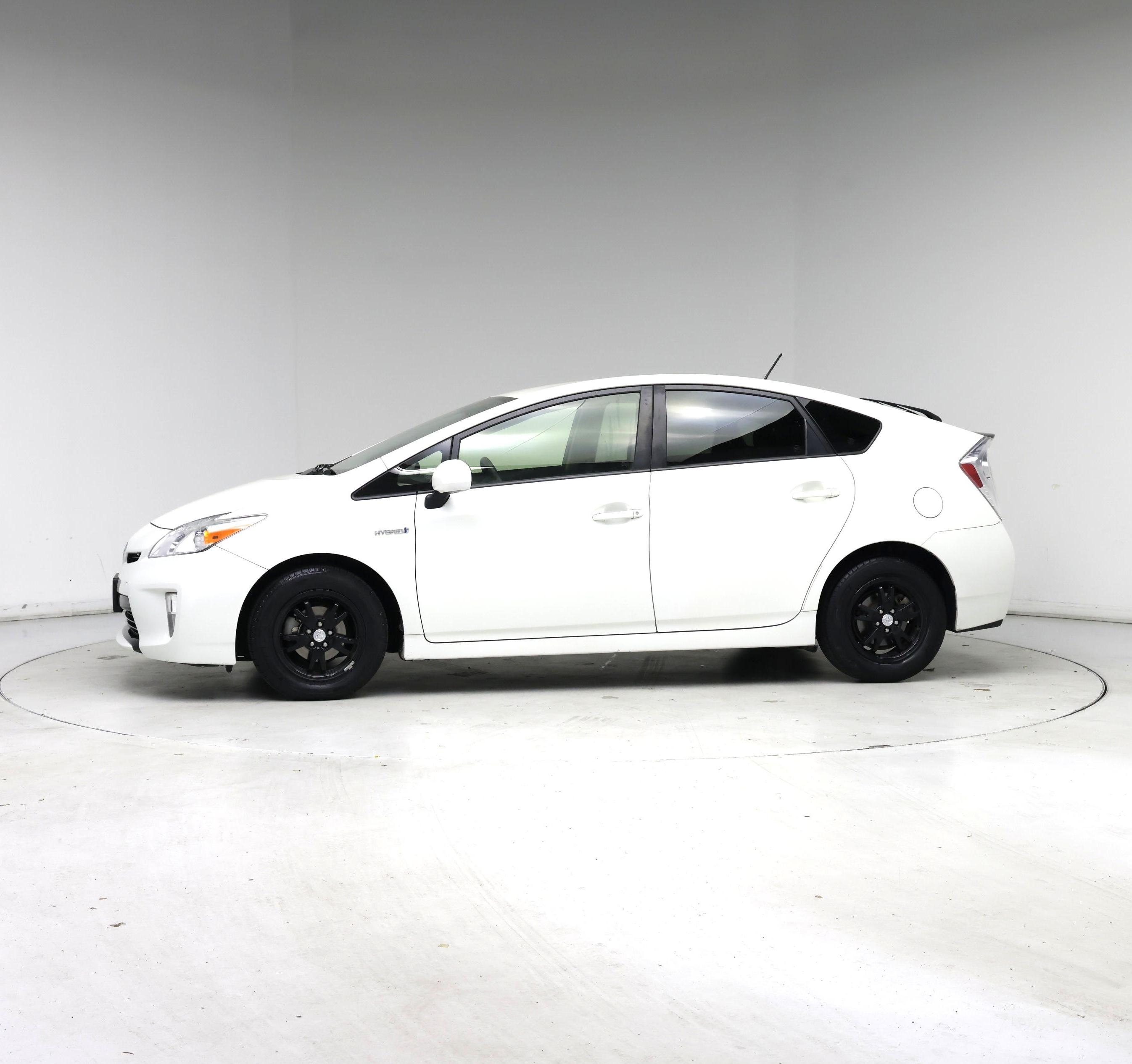 Thumbnail: 2015 Toyota Prius - 3