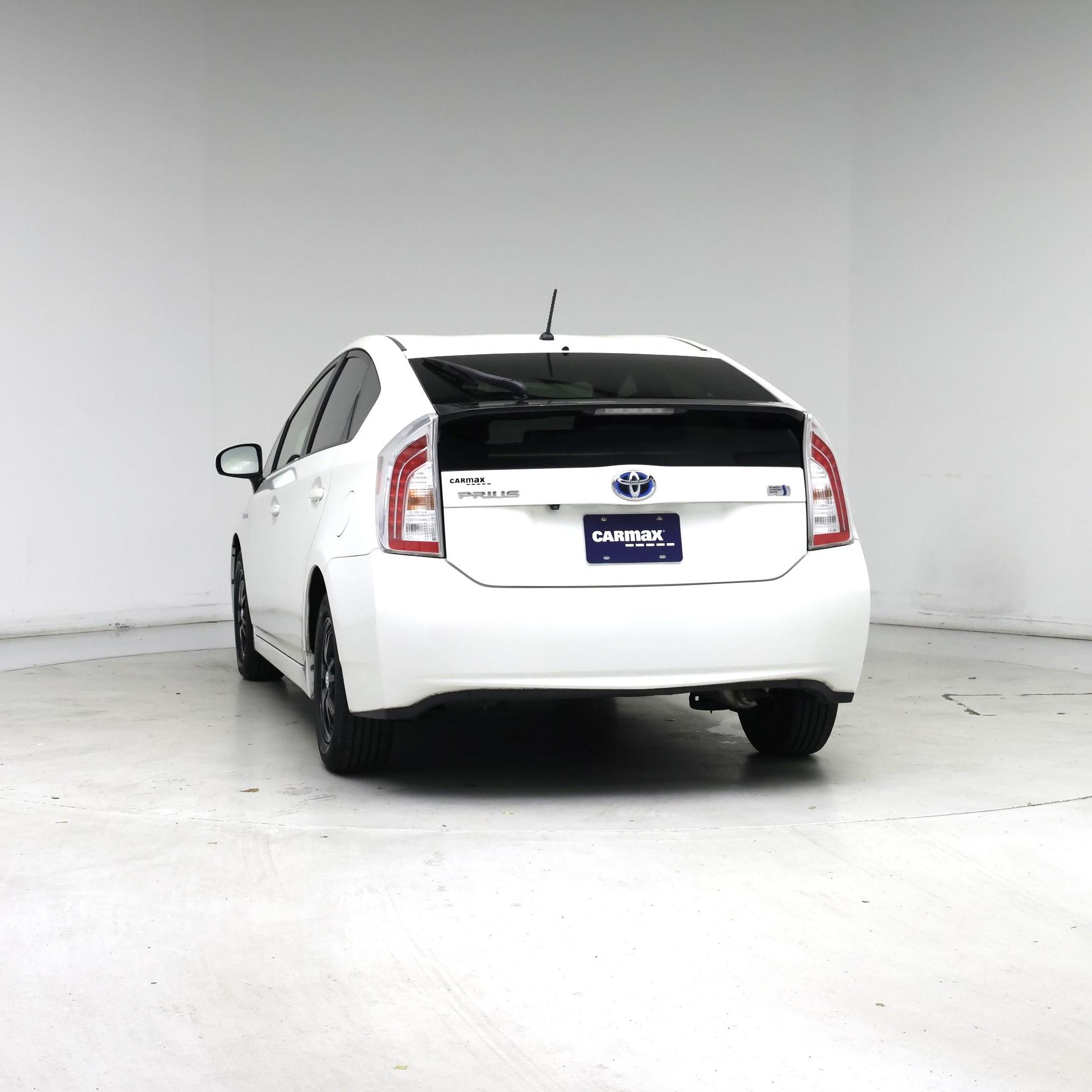 Thumbnail: 2015 Toyota Prius - 6