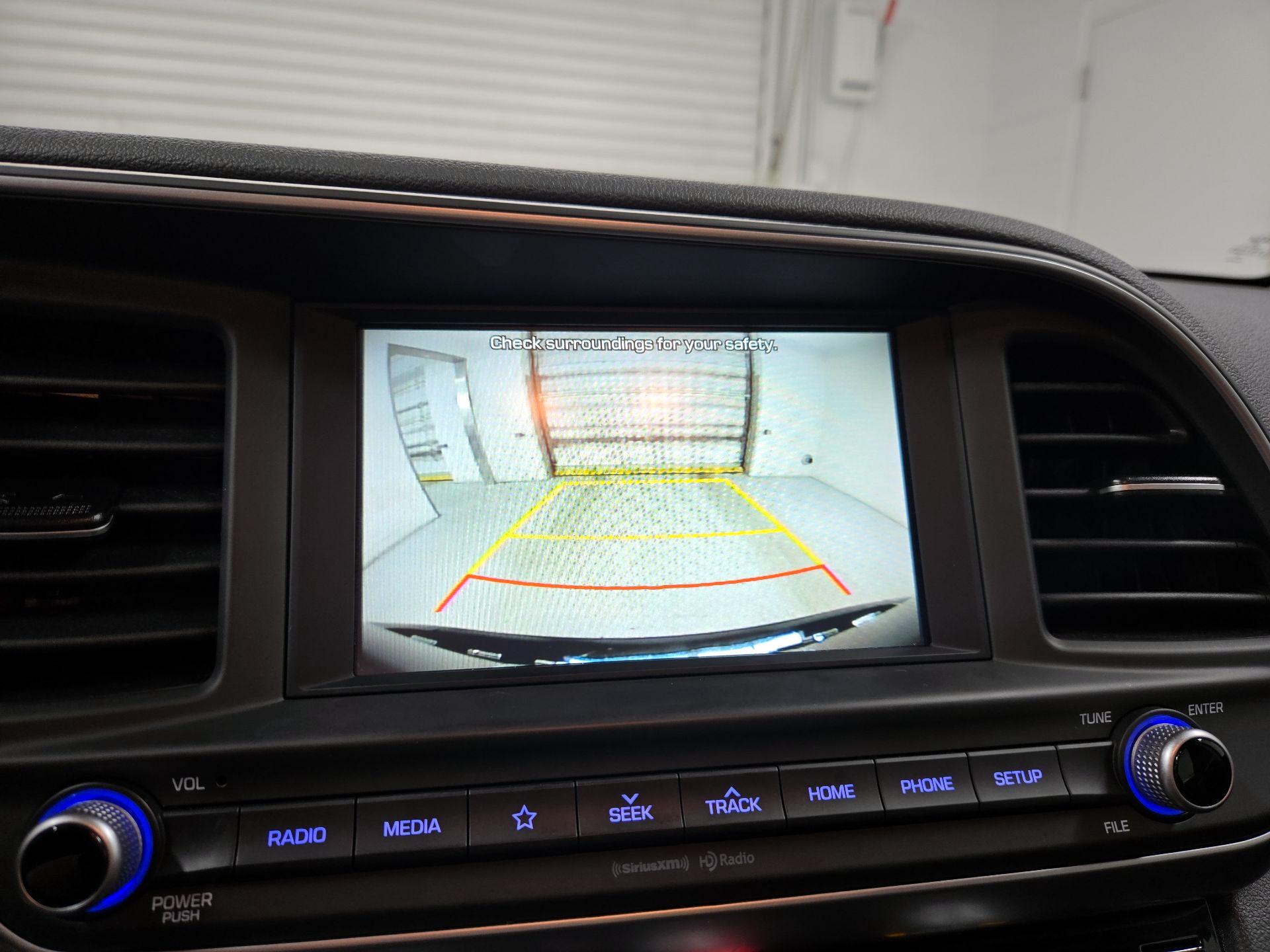 Thumbnail: 2020 Hyundai Elantra - 14