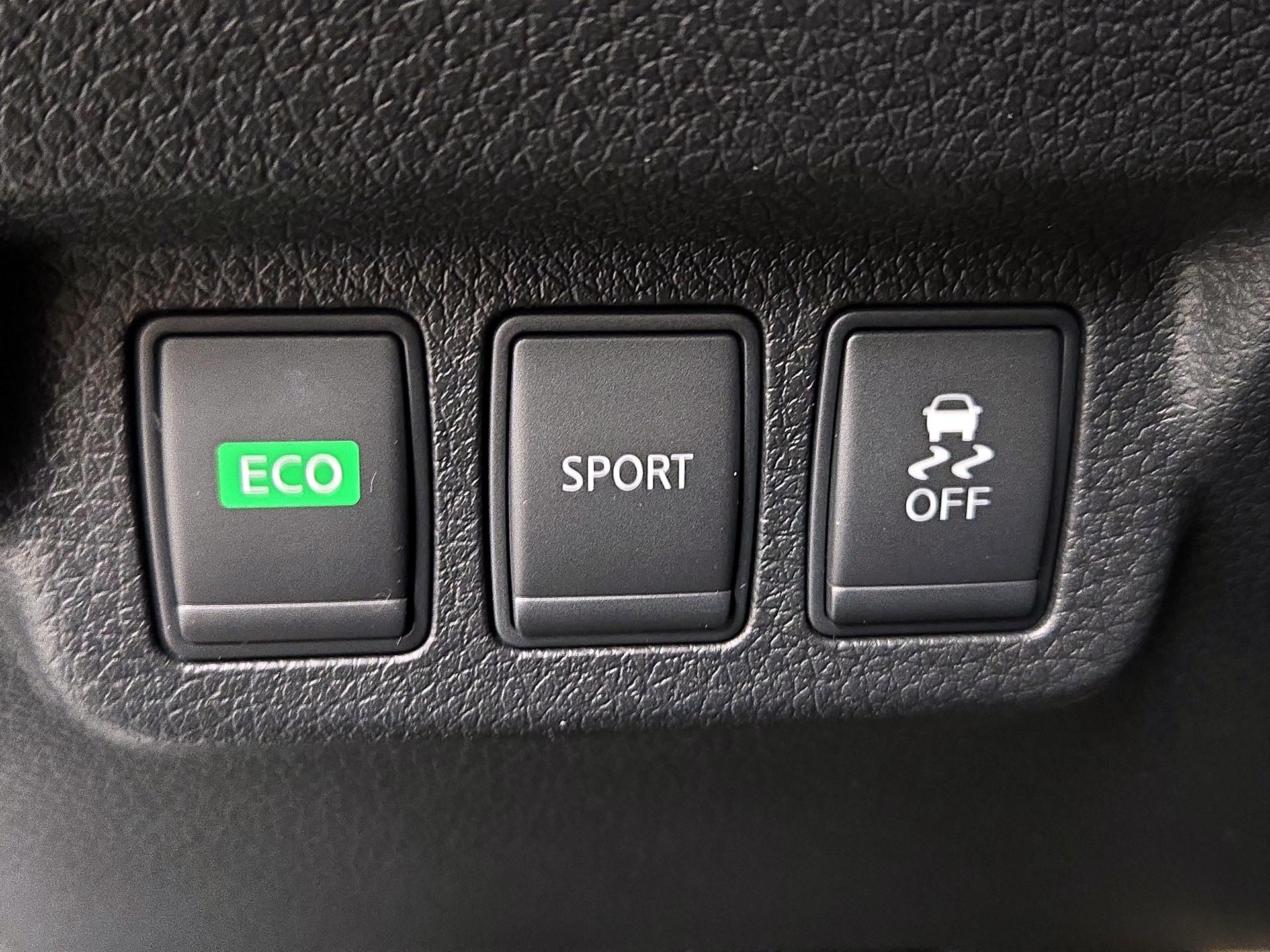 Thumbnail: 2015 Nissan Sentra - 13