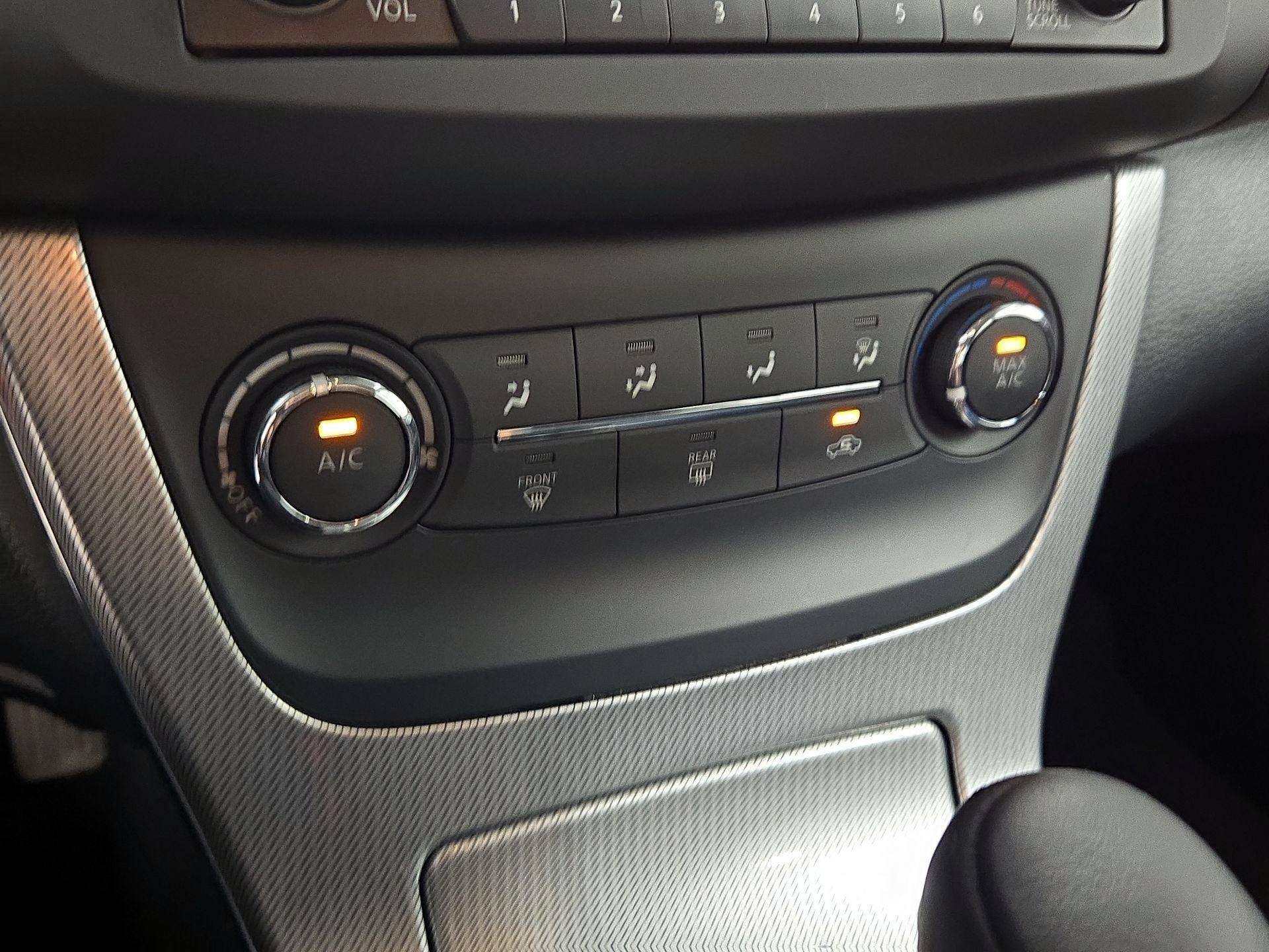 Thumbnail: 2015 Nissan Sentra - 16