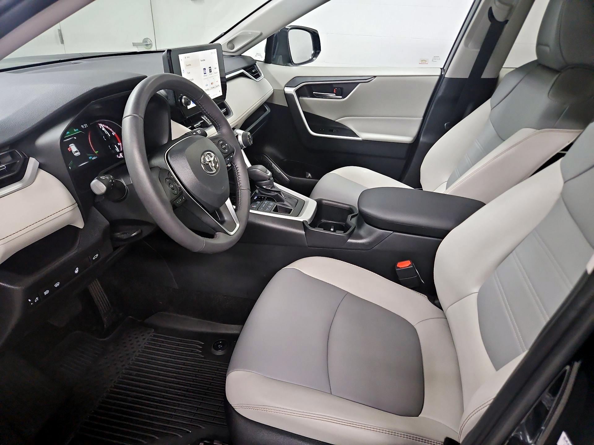 Thumbnail: 2024 Toyota RAV4 - 11