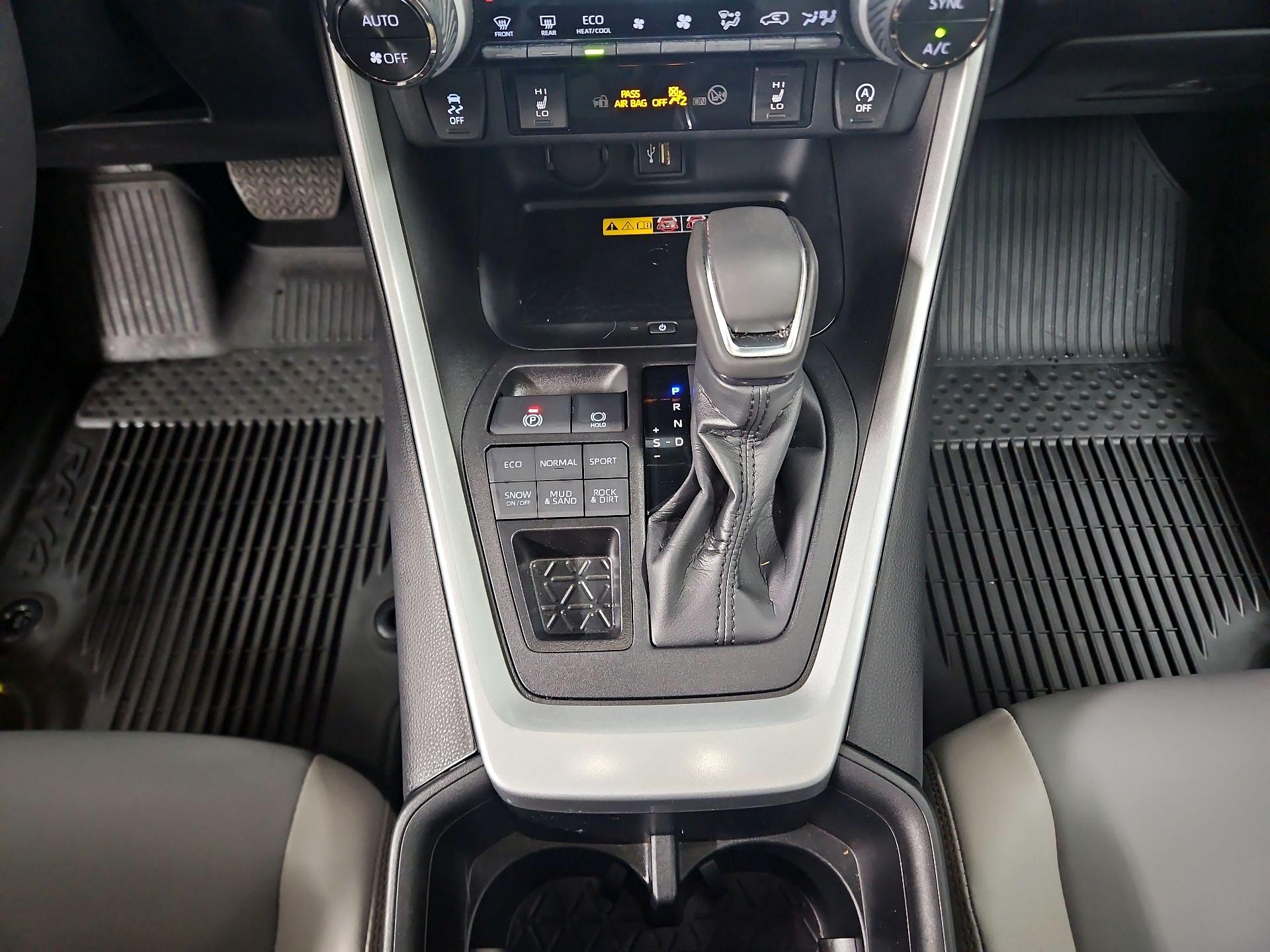 Thumbnail: 2024 Toyota RAV4 - 17