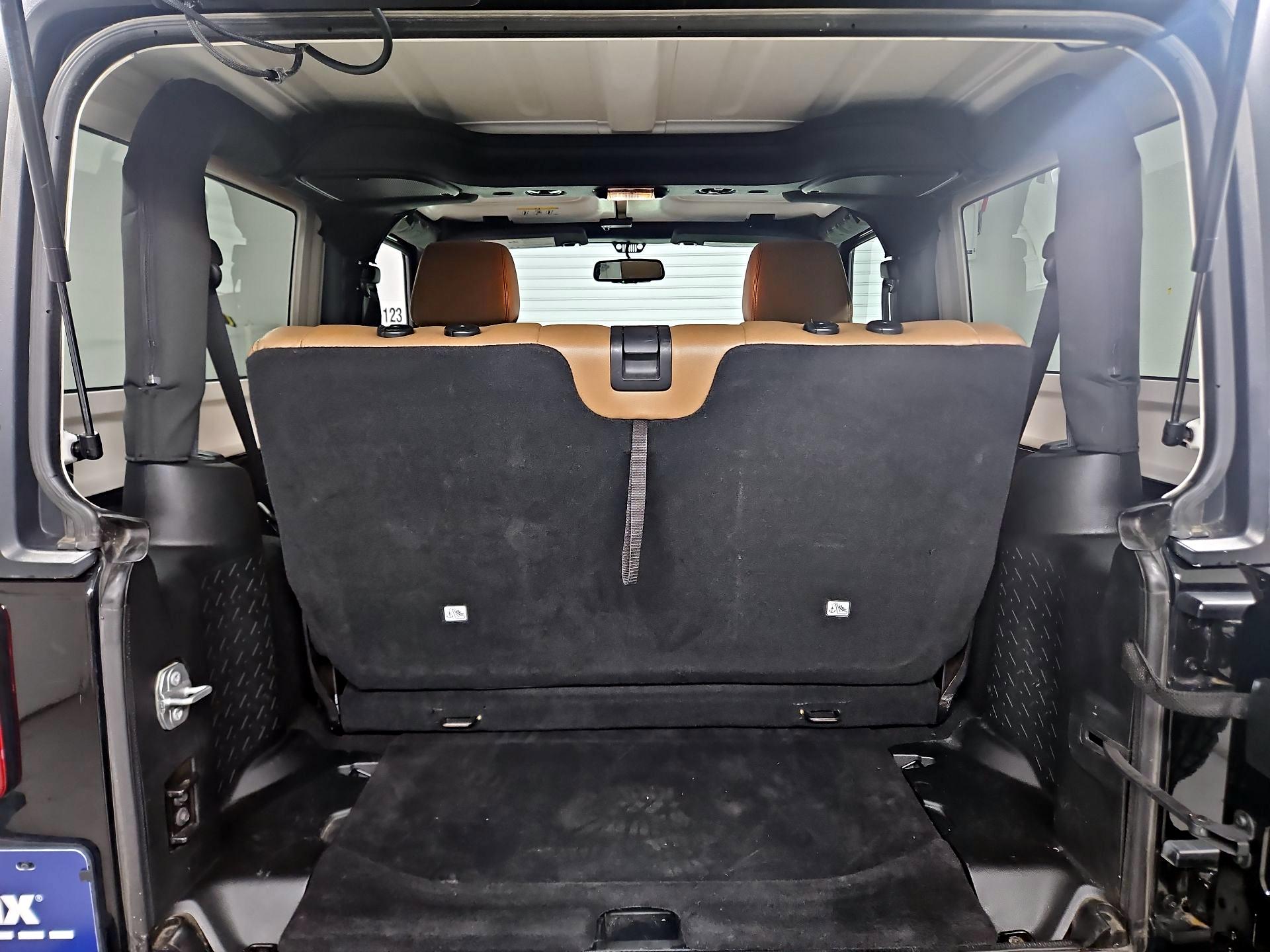 Thumbnail: 2018 Jeep Wrangler - 17