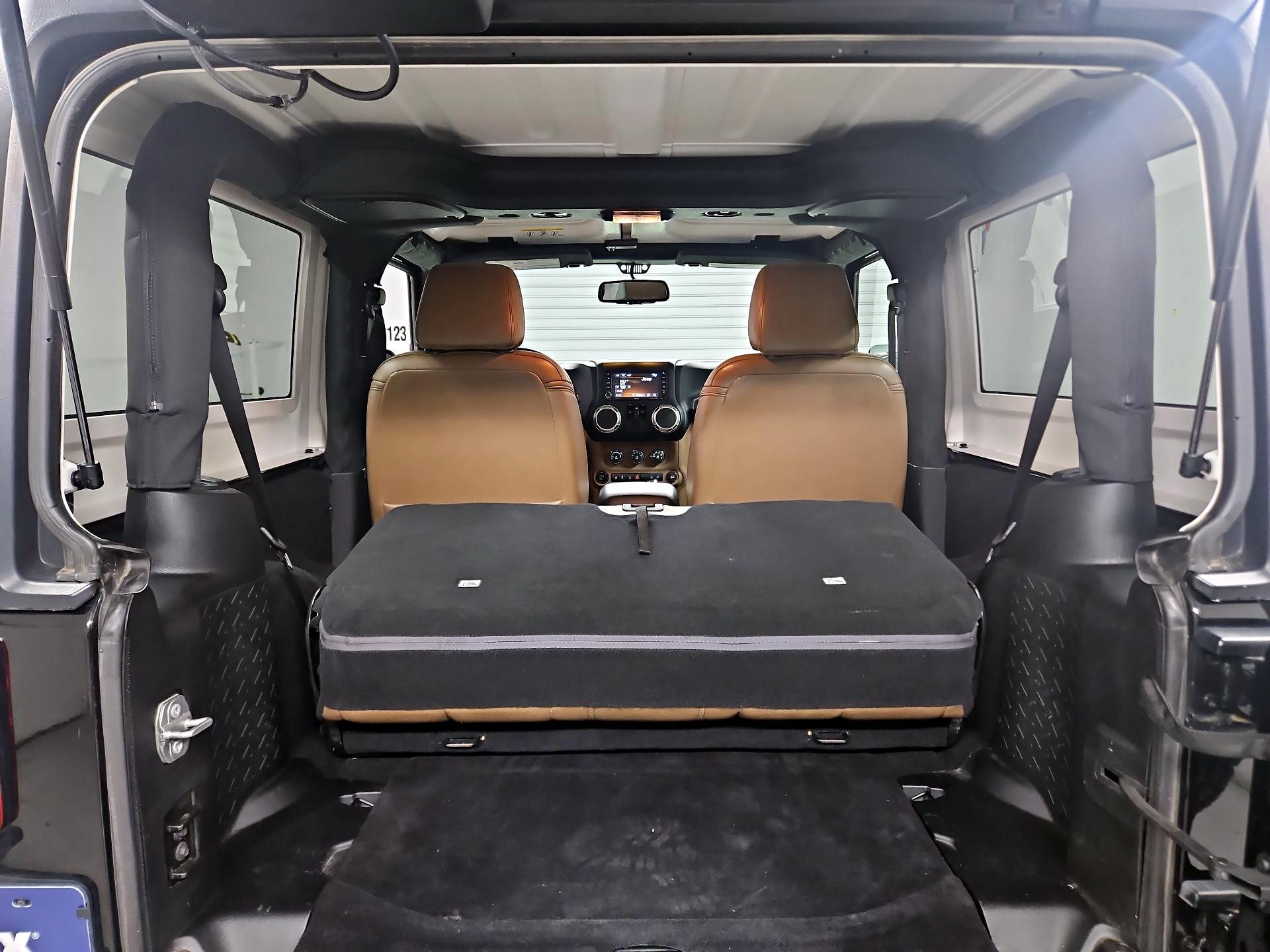 Thumbnail: 2018 Jeep Wrangler - 18